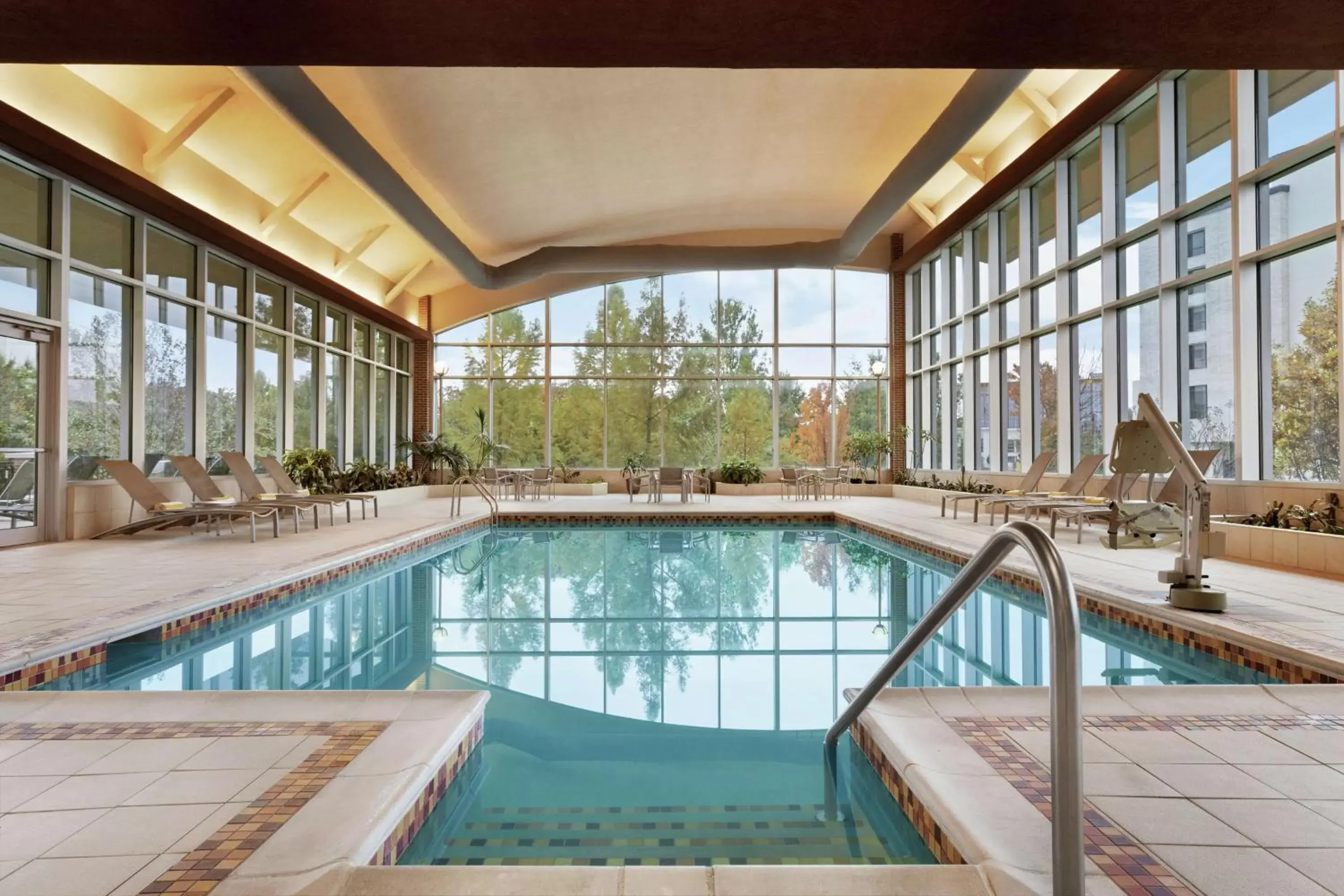 Pool view, Swimming Pool in Embassy Suites Huntsville