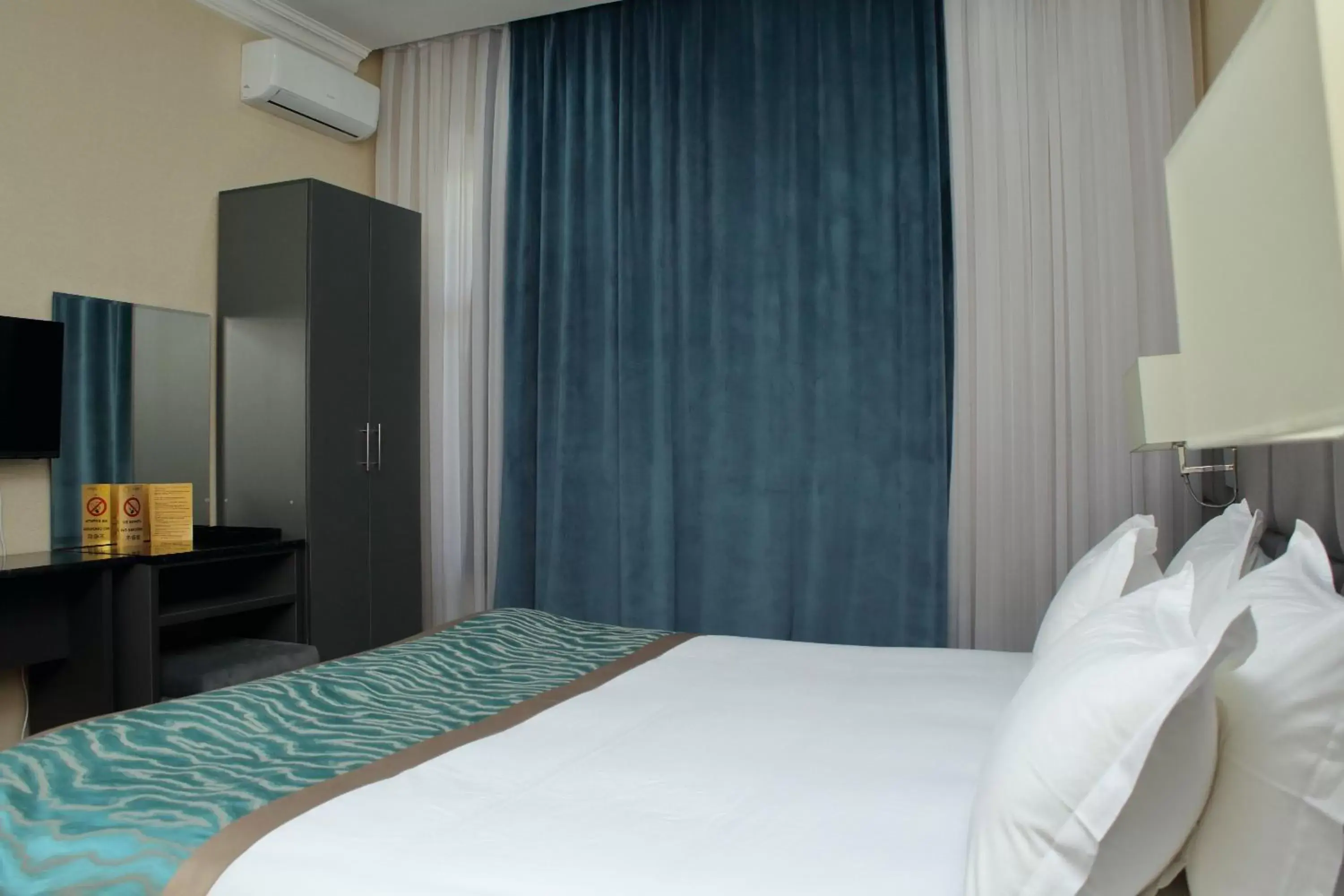 Superior Double Room in Golden Hotel Superior Double Room in Golden Hotel