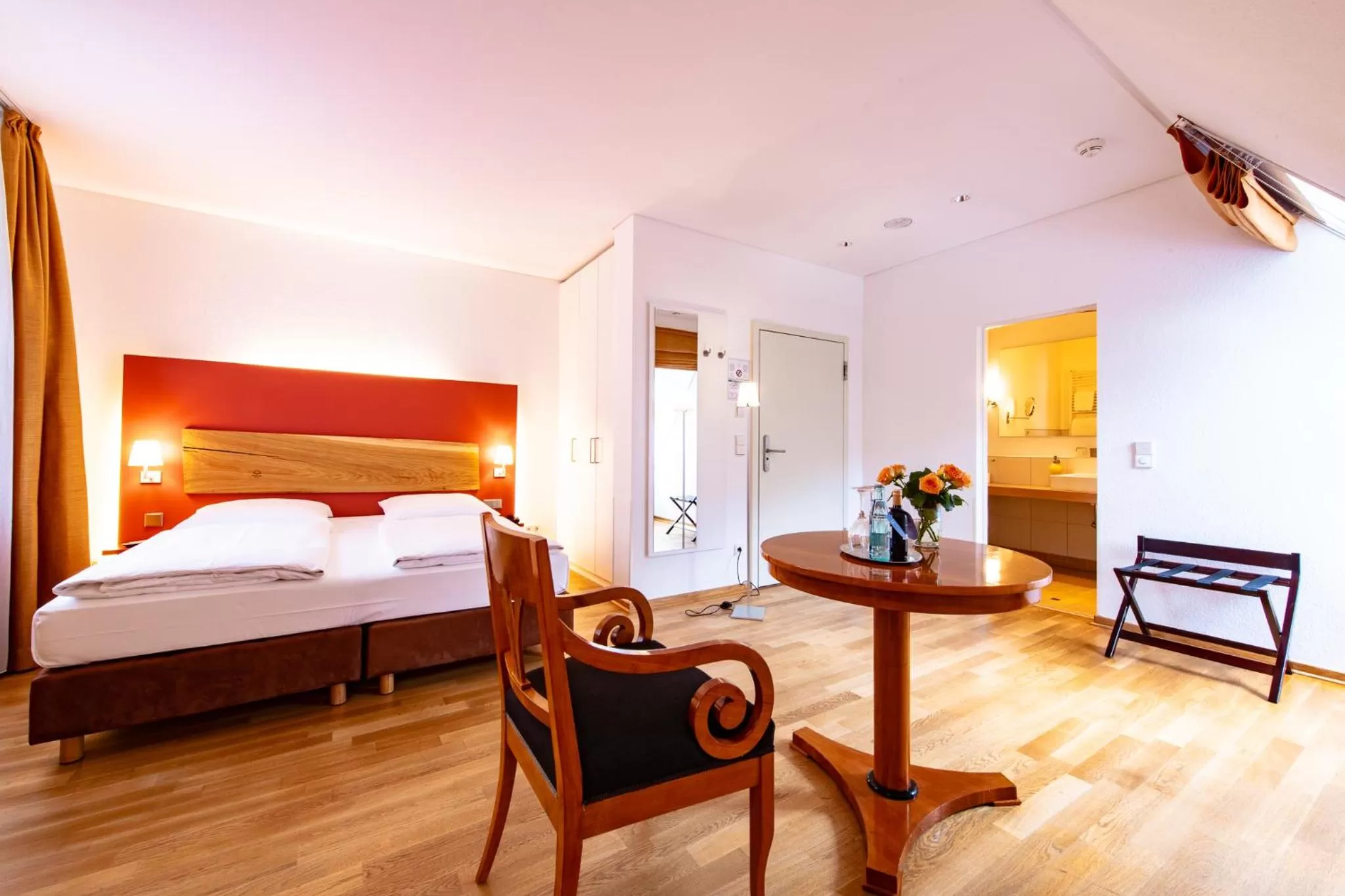 Photo of the whole room, Bed in Parkhotel Wolfsburg