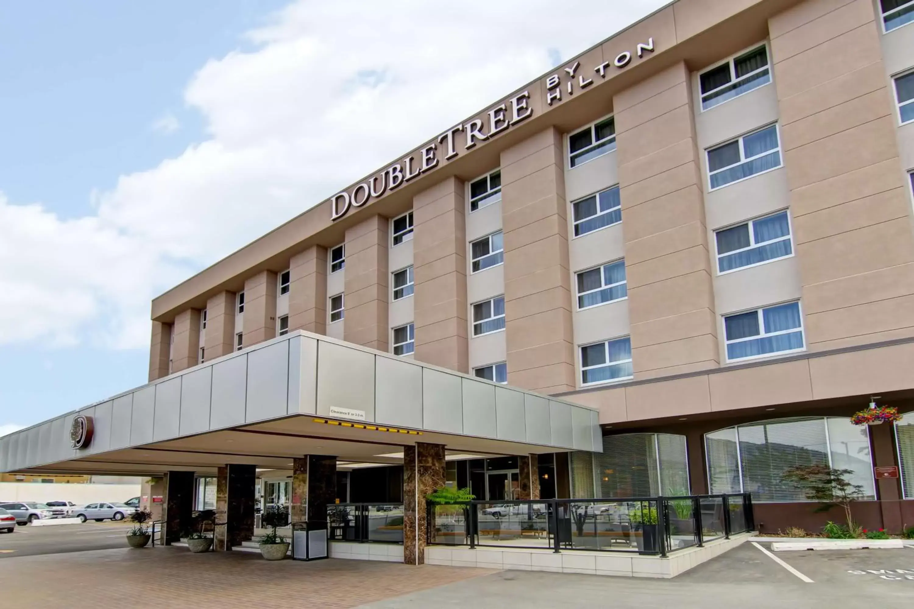 Property Building in DoubleTree by Hilton - Kamloops