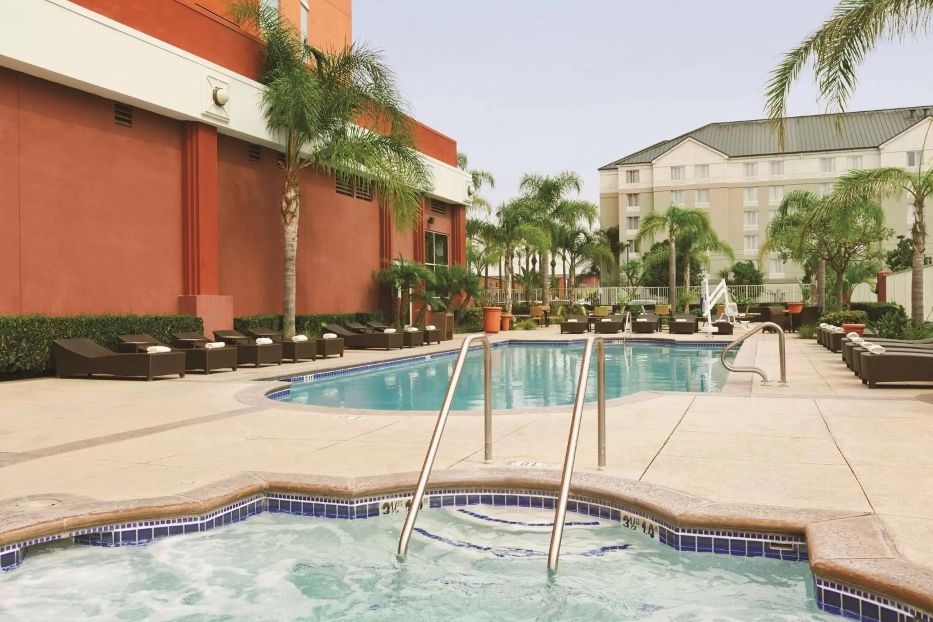 Swimming Pool in Embassy Suites by Hilton Anaheim South