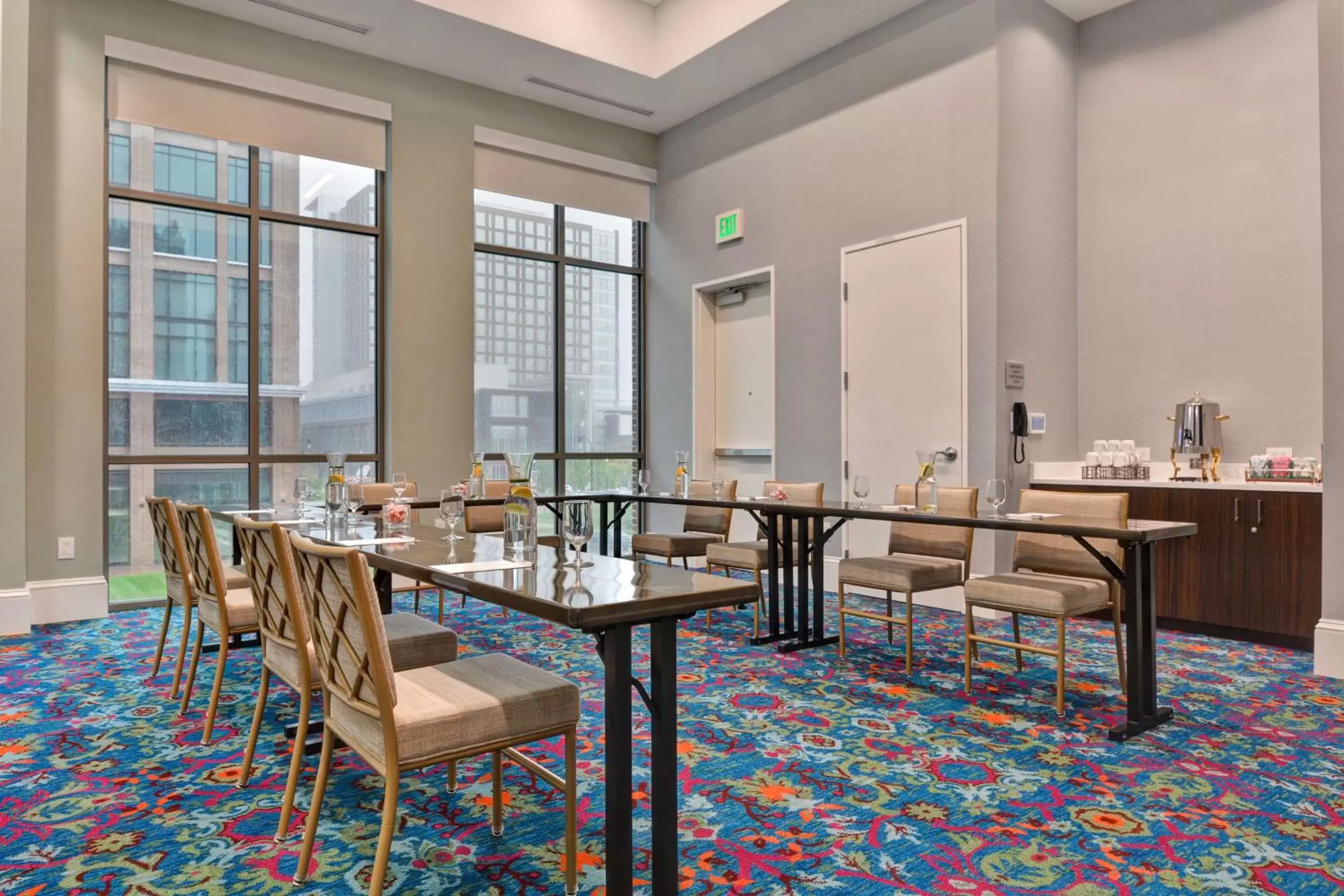 Meeting/conference room, Restaurant/Places to Eat in Hampton Inn & Suites Nashville Downtown Capitol View, Tn