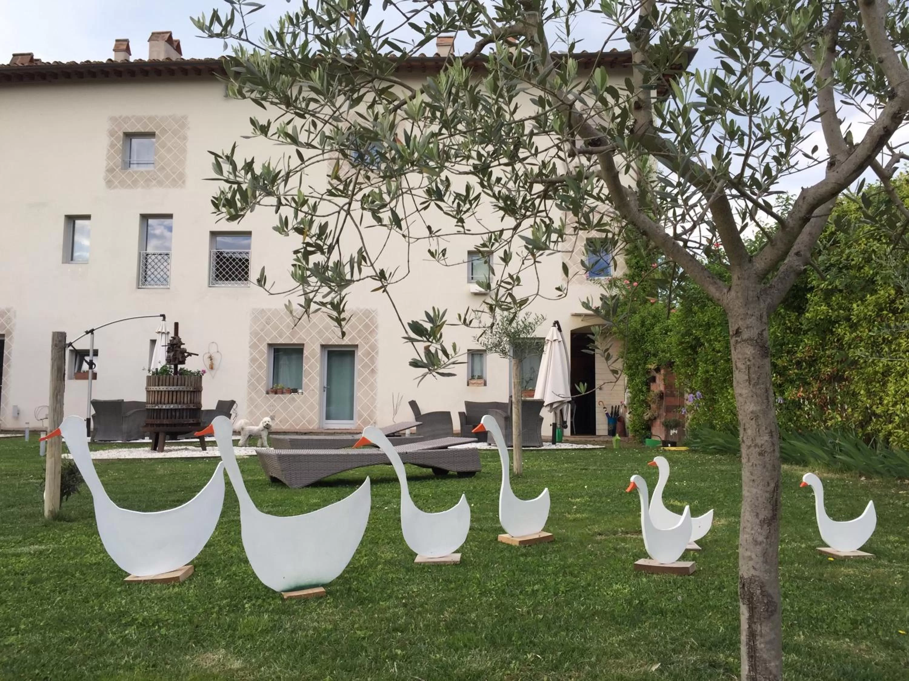 Facade/entrance in Villa Aruch