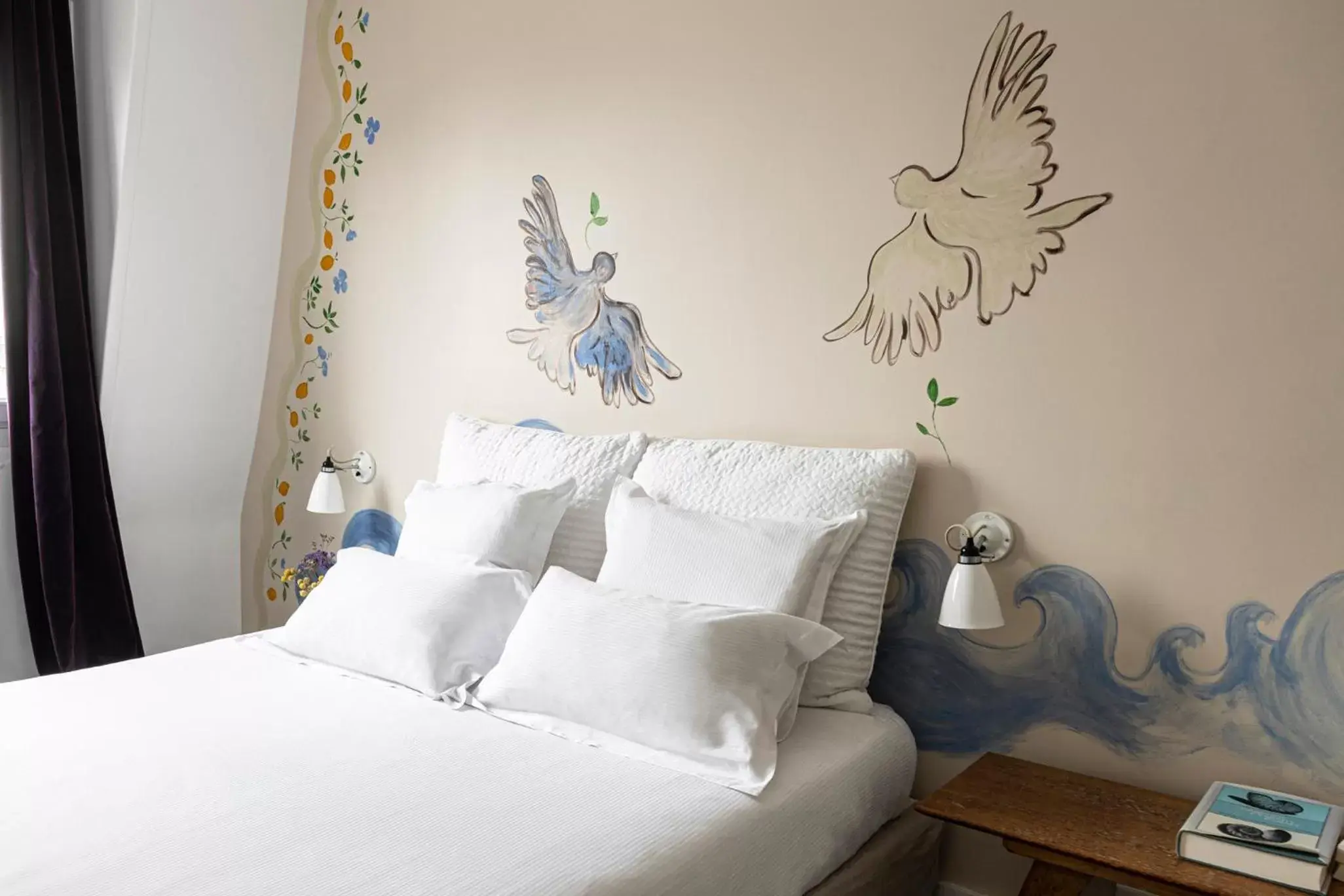 Bedroom, Bed in Hôtel Arvor Saint Georges Bedroom, Bed in Hôtel Arvor Saint Georges