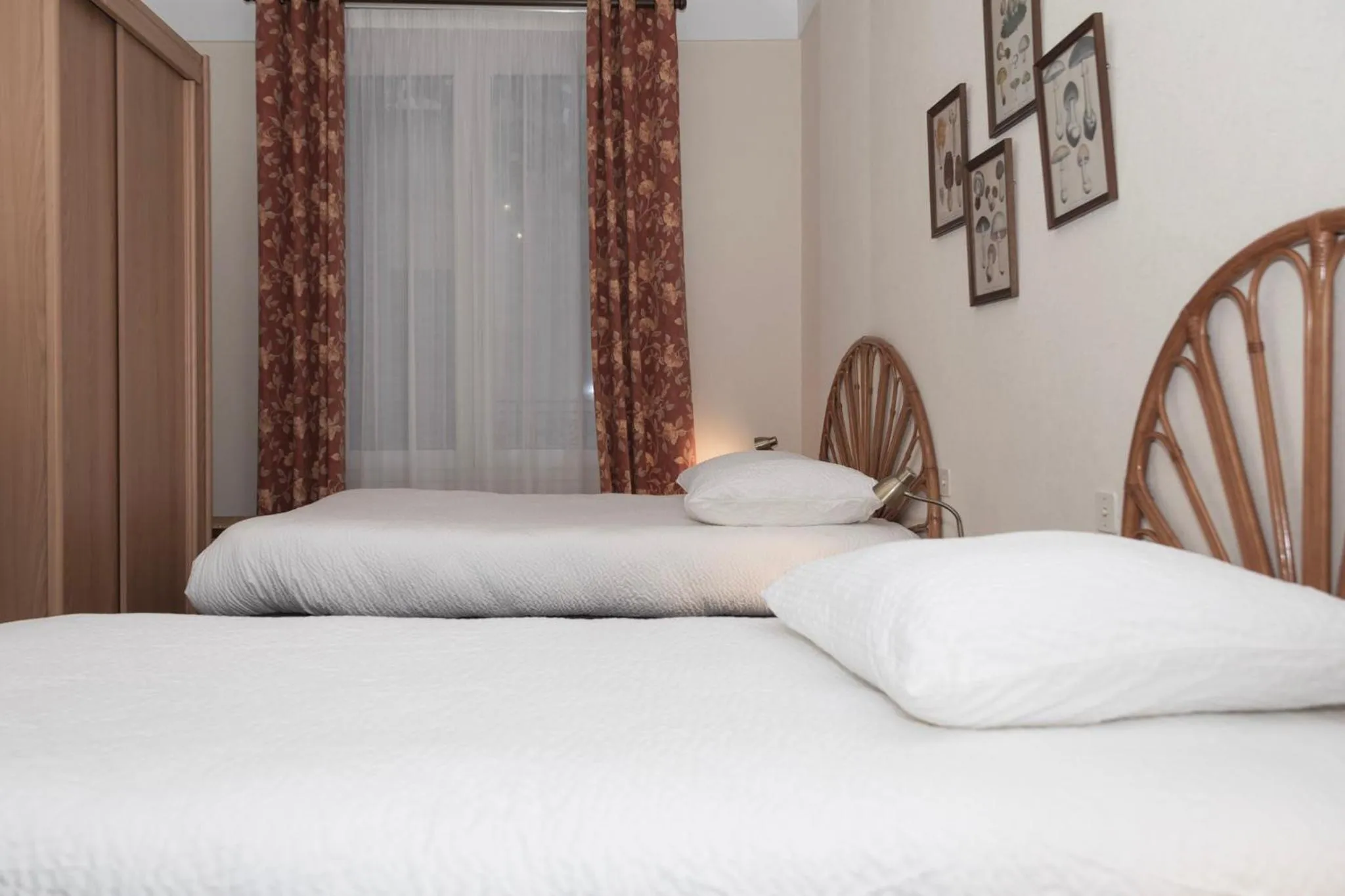 Bed in Cit'Hotel Aéro-Hotel