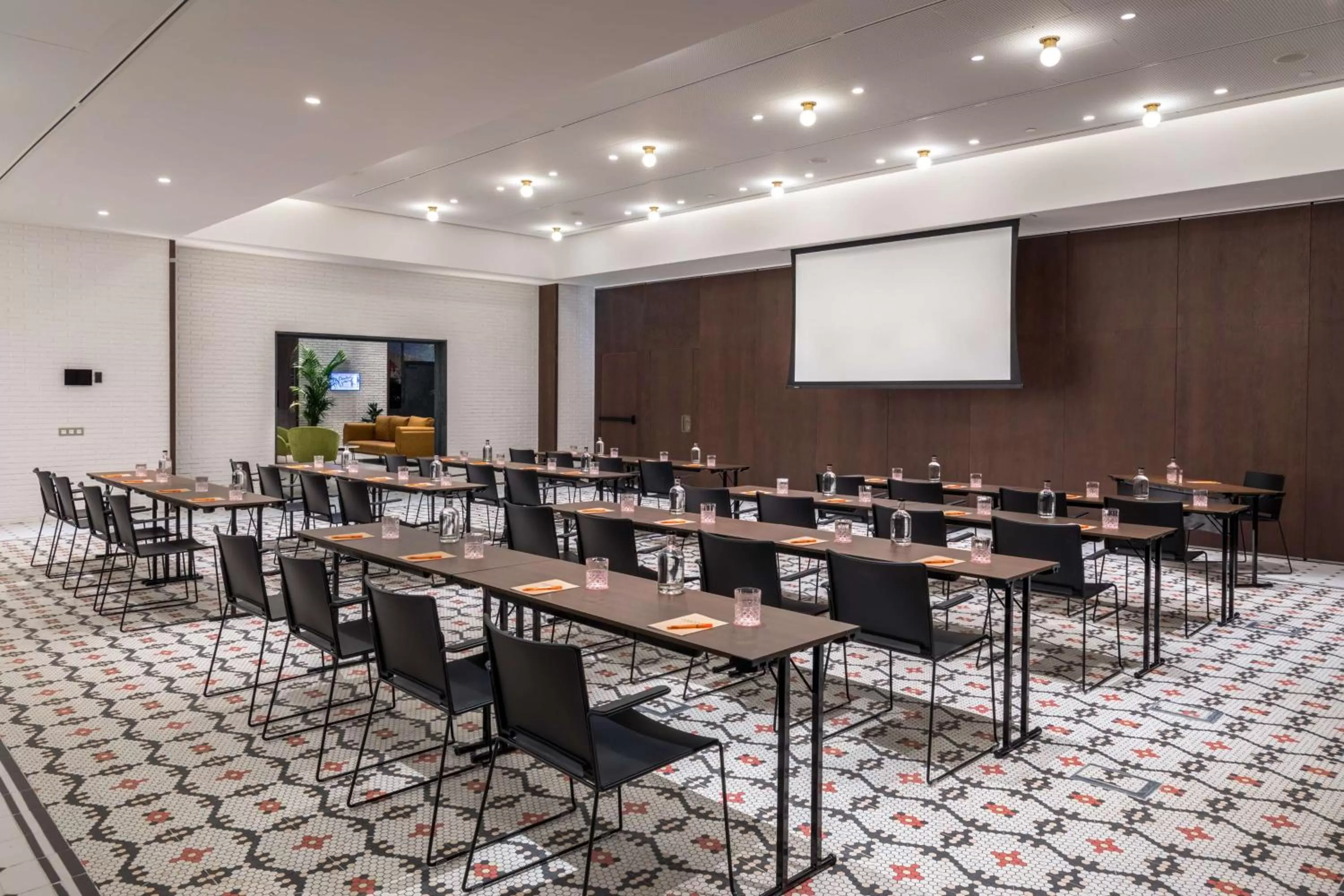 Meeting/conference room in Canopy by Hilton Madrid Castellana