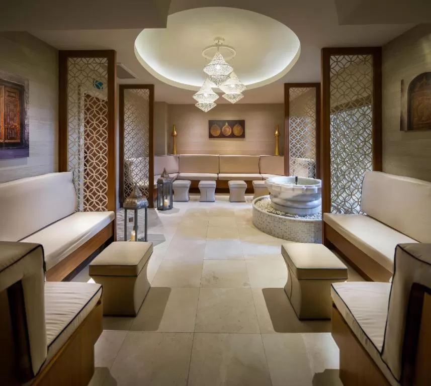 Lobby/Reception in Windsor Hotel & Convention Center Istanbul