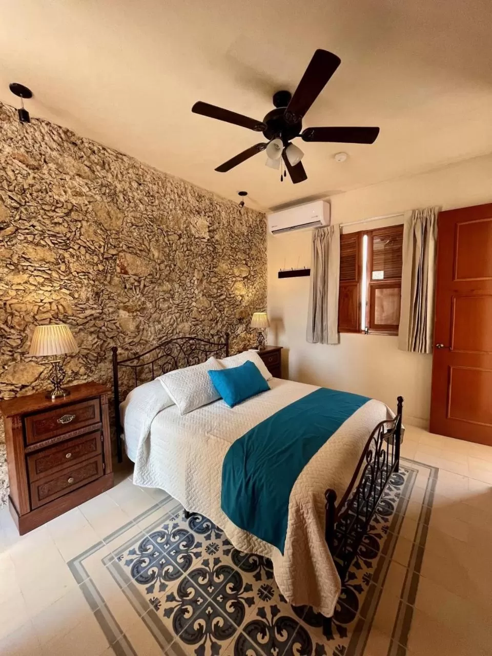 Photo of the whole room, Bed in Hotel & Hostal Boutique Casa Garza