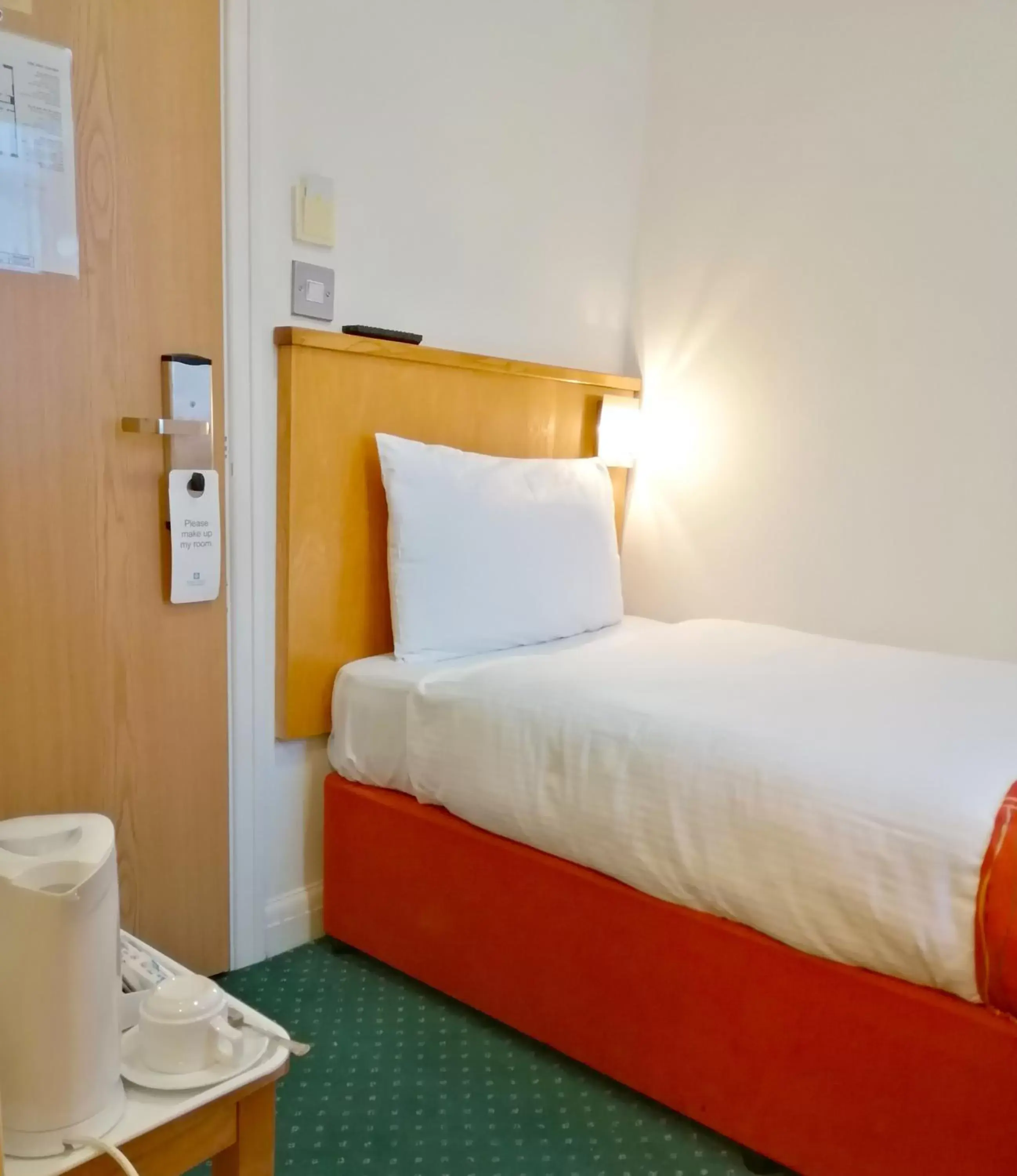 Cozy Single Room in Queensway Hotel, Sure Hotel Collection by Best Western