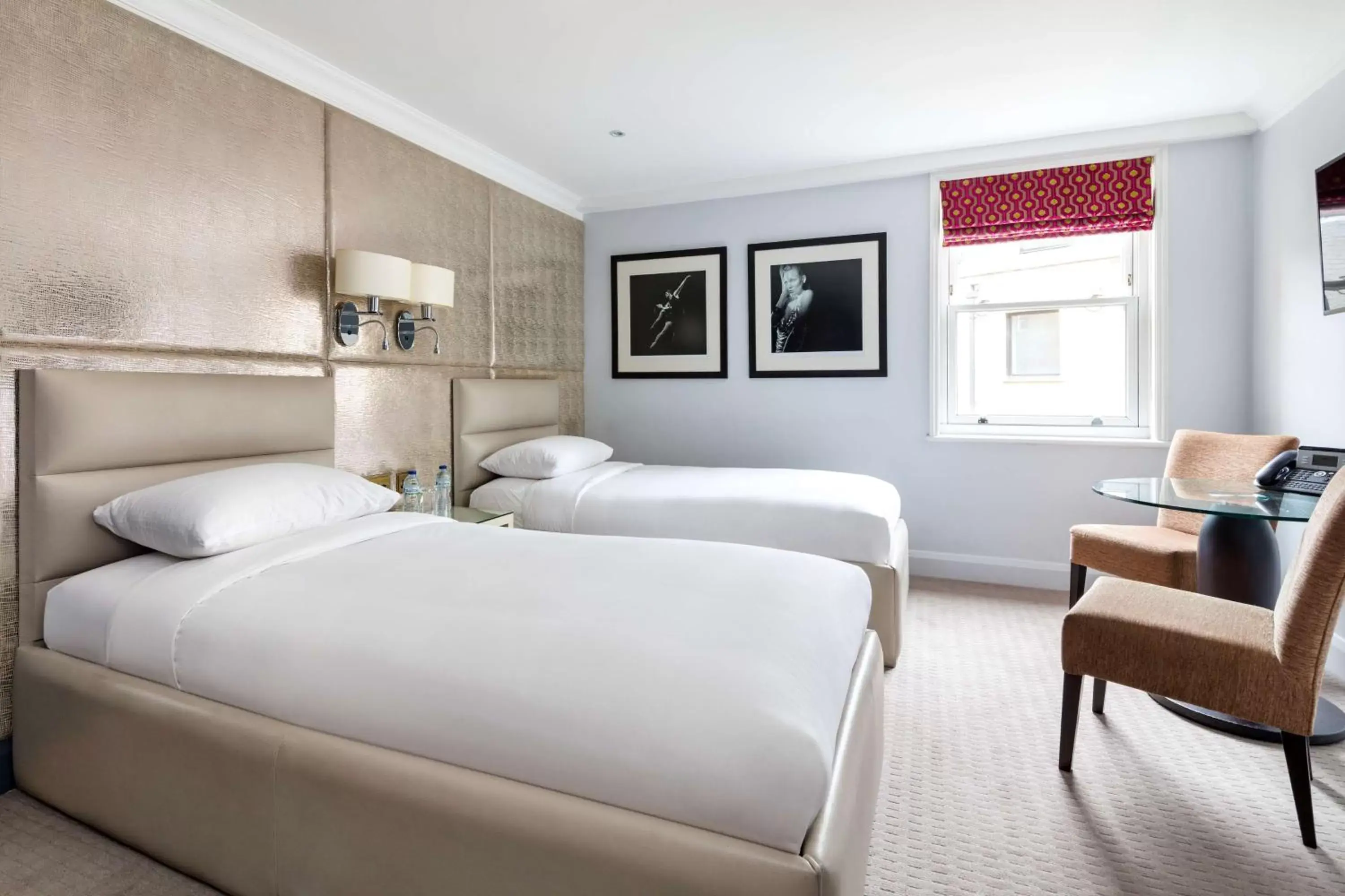 Photo of the whole room, Bed in Radisson Blu Edwardian Mercer Street Hotel, London
