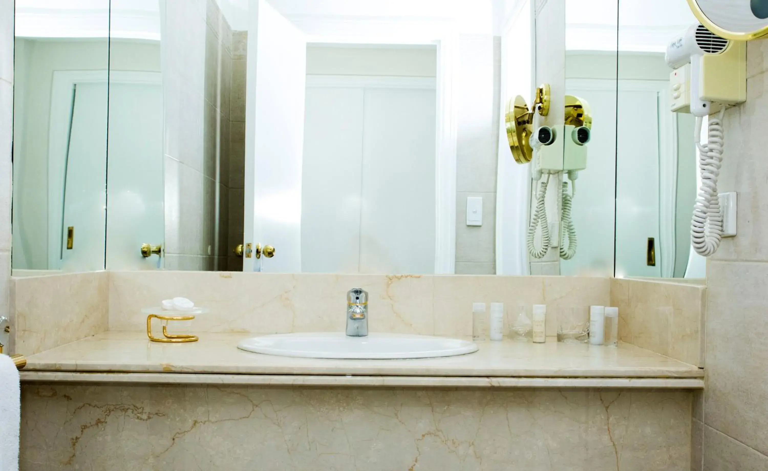 Bathroom in Lucania Palazzo Hotel Bathroom in Lucania Palazzo Hotel