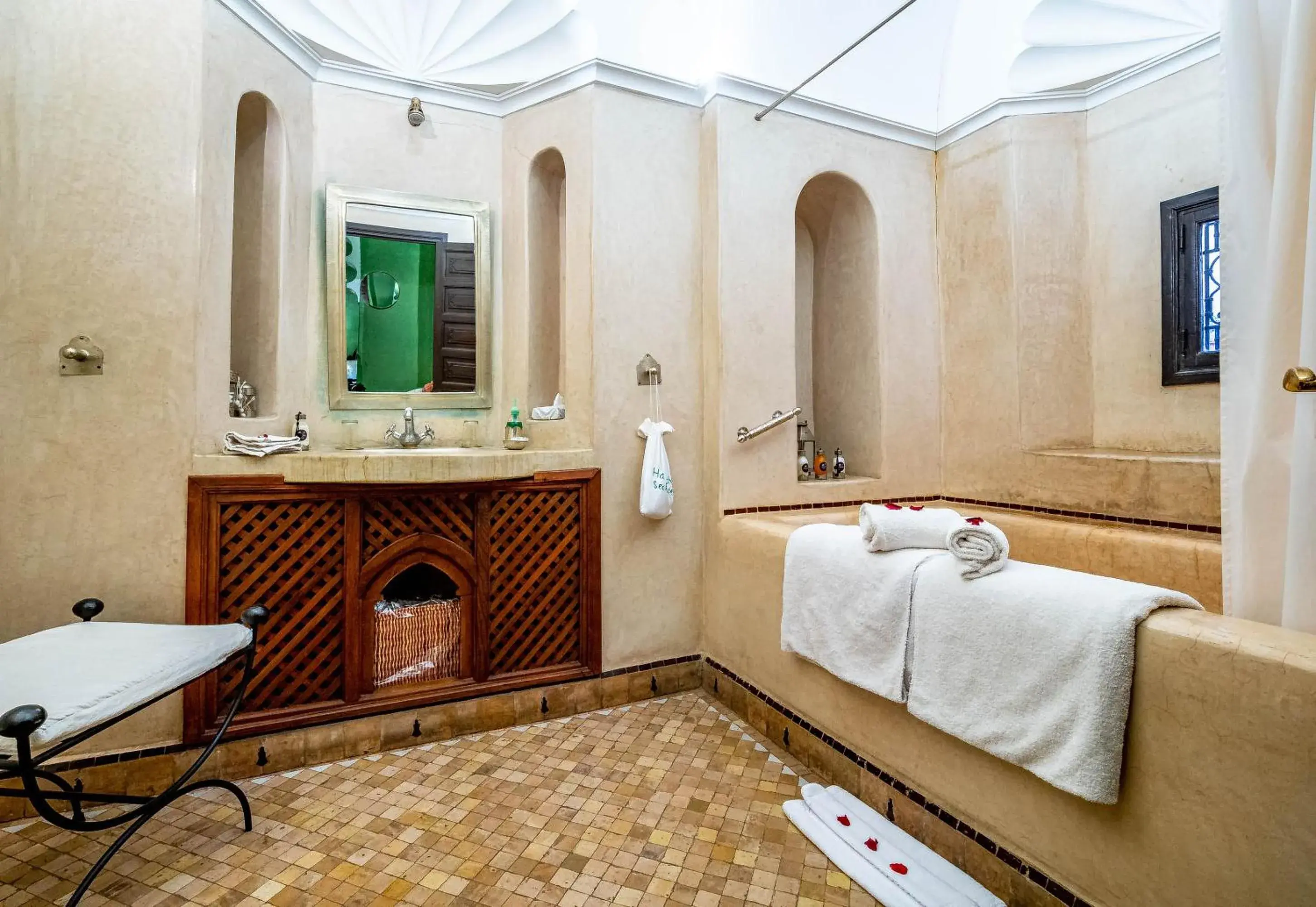 Bathroom in Dar Les Cigognes