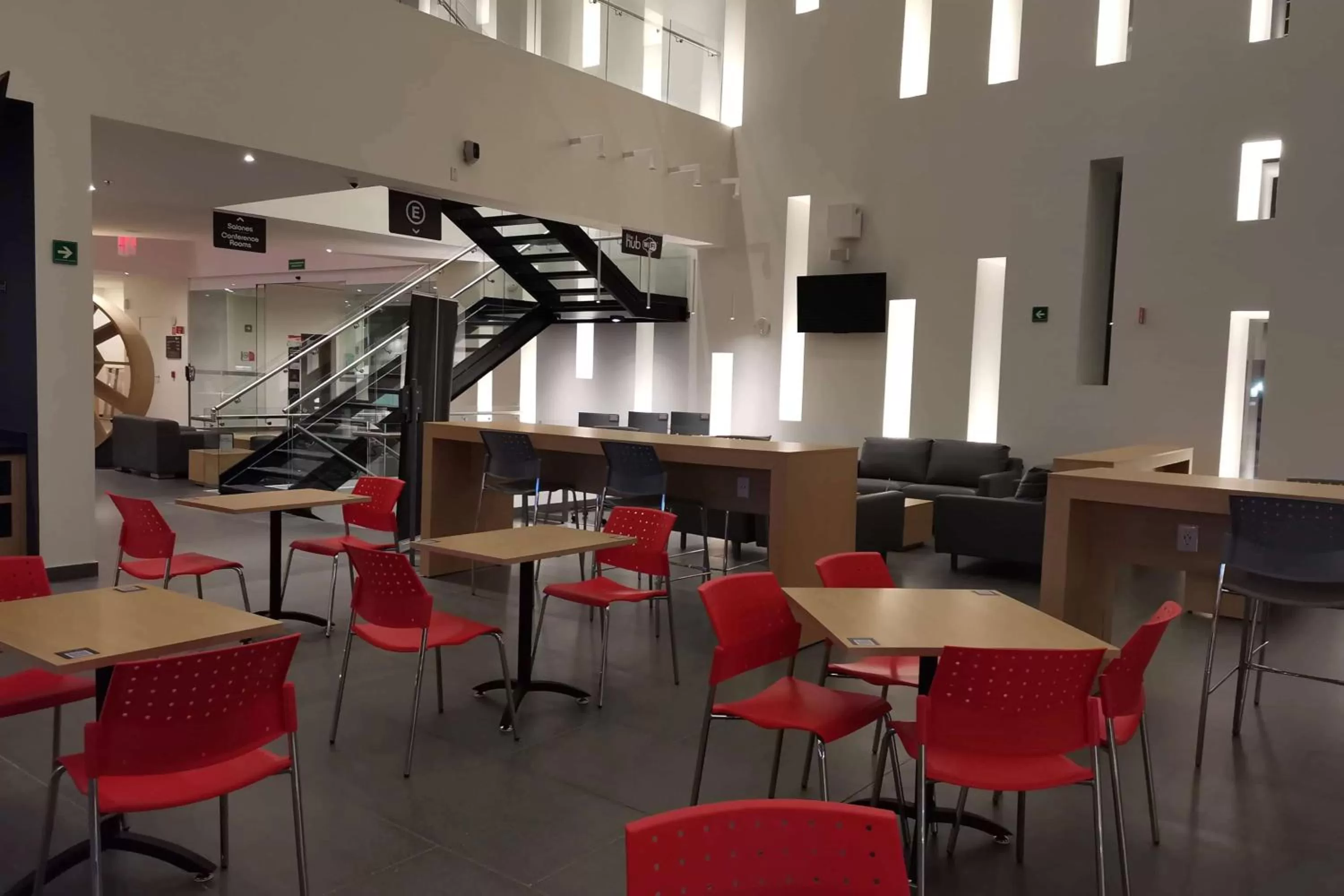 Restaurant/places to eat in Ramada Encore by Wyndham Guadalajara Aeropuerto