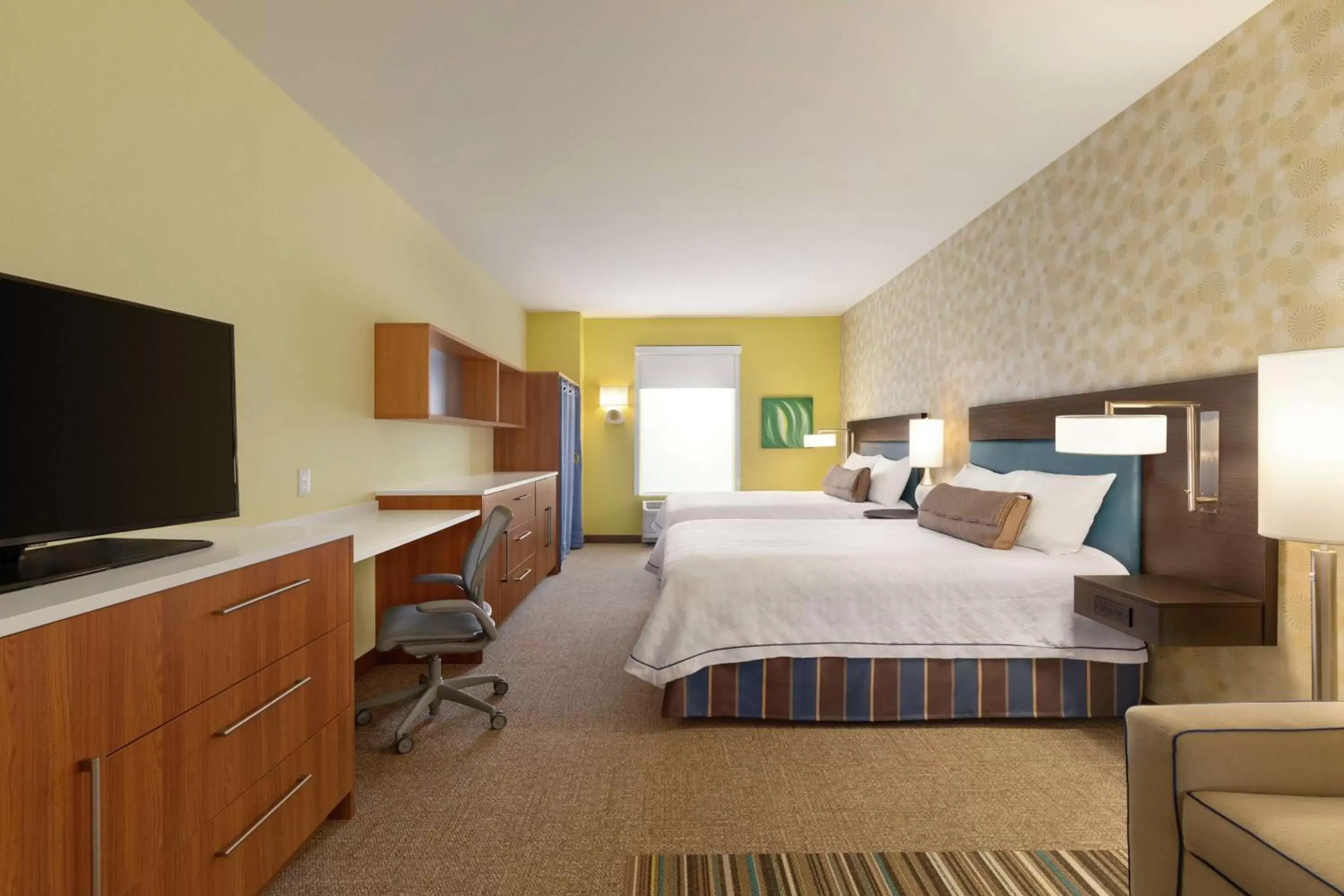 Bedroom, TV/Entertainment Center in Home2 Suites By Hilton York