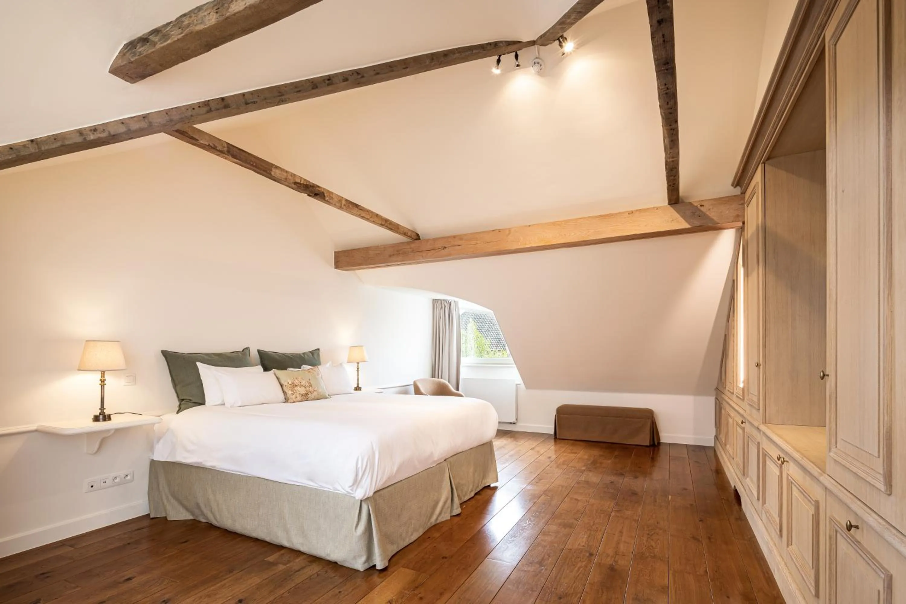 Photo of the whole room, Bed in De Tuilerieën - Small Luxury Hotels of the World