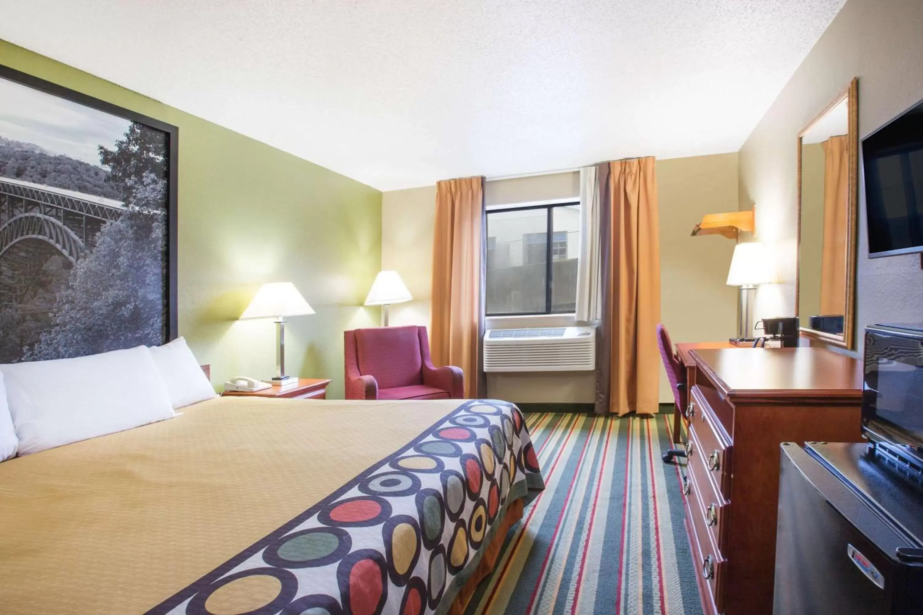 King Room - Non-Smoking in Super 8 by Wyndham Beckley King Room - Non-Smoking in Super 8 by Wyndham Beckley