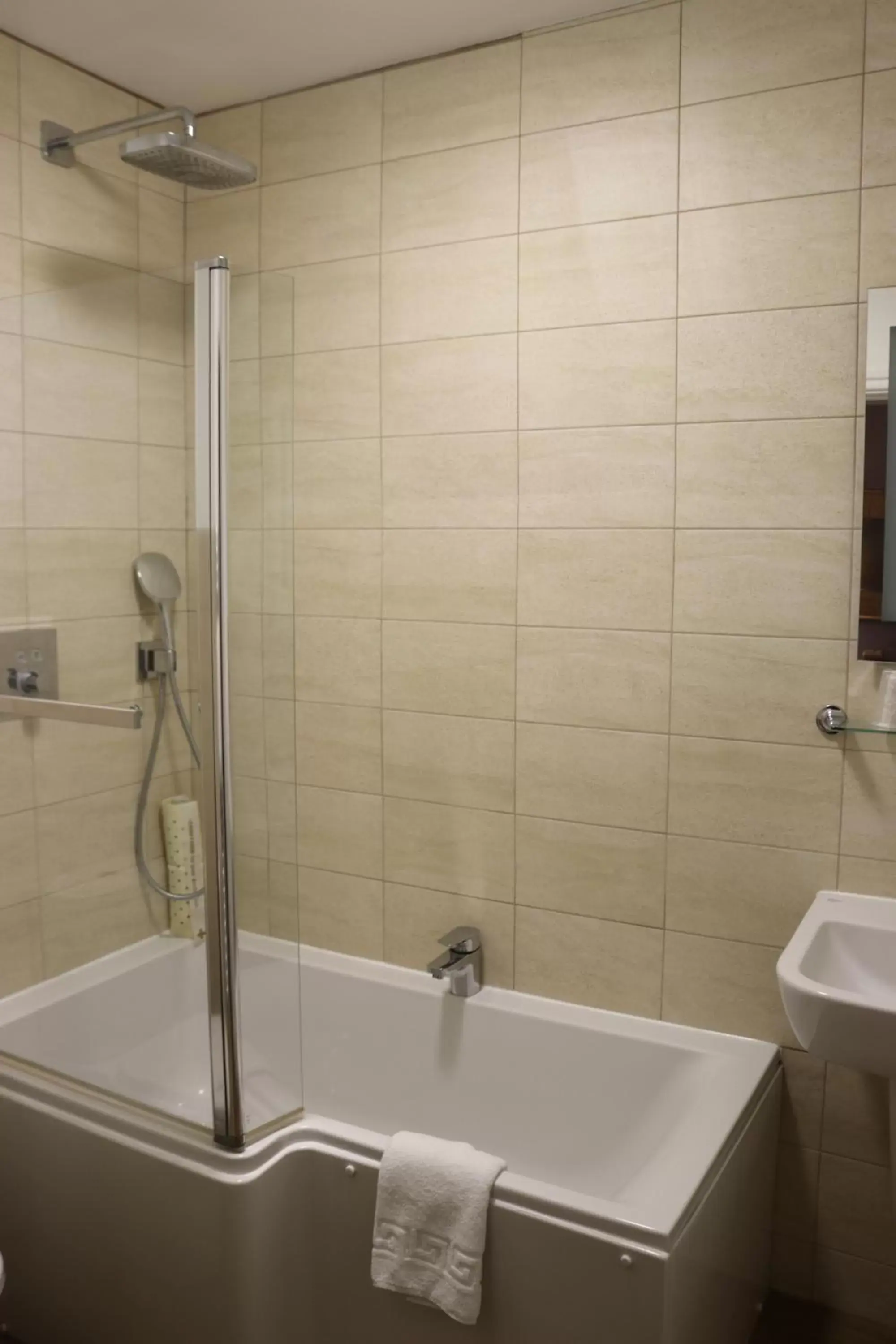 Twin Room in Tower Hotel Twin Room in Tower Hotel