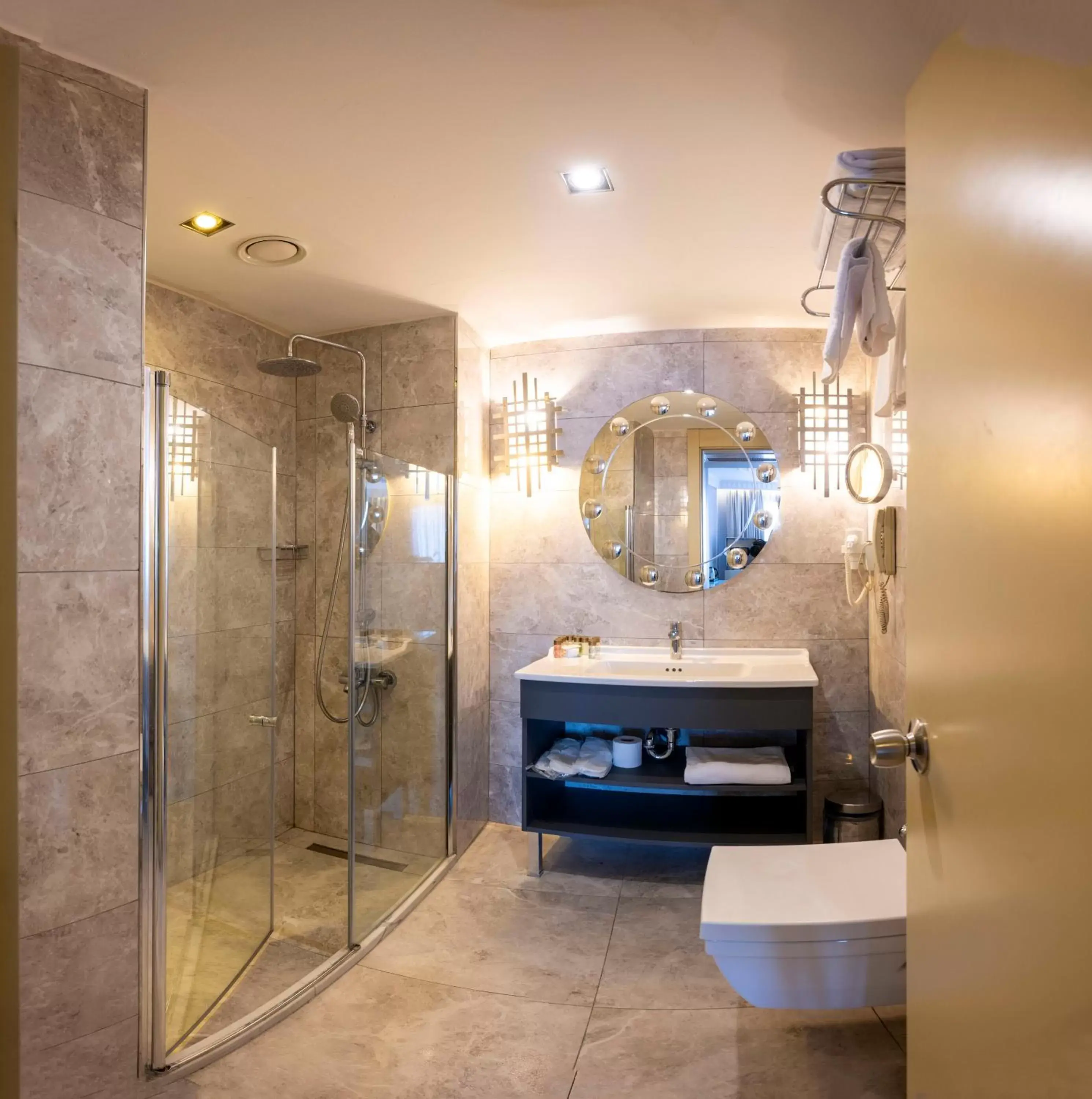 Shower, Bathroom in Taxim Hill Hotel