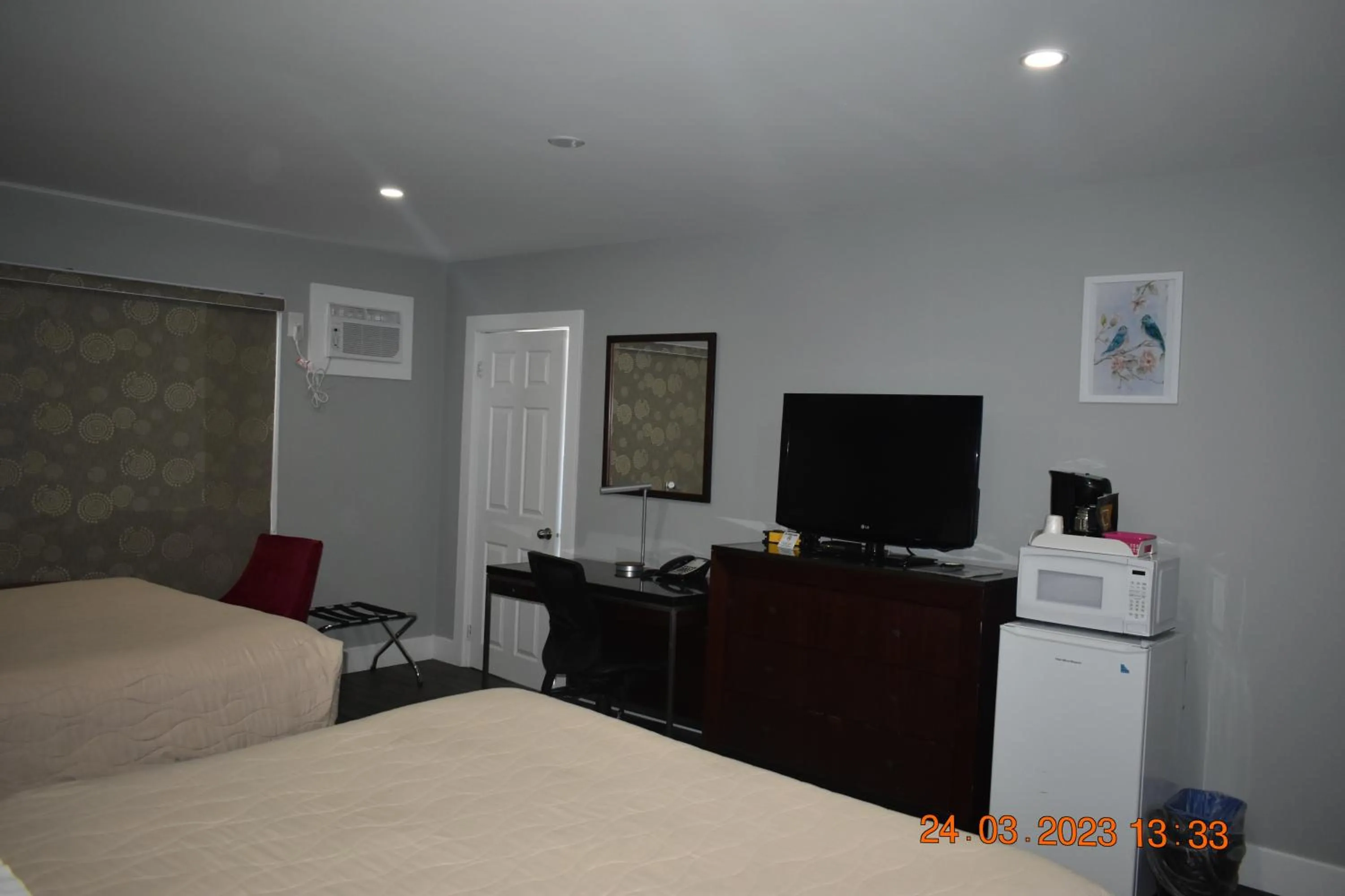 hair dresser in Time Travellers Motel