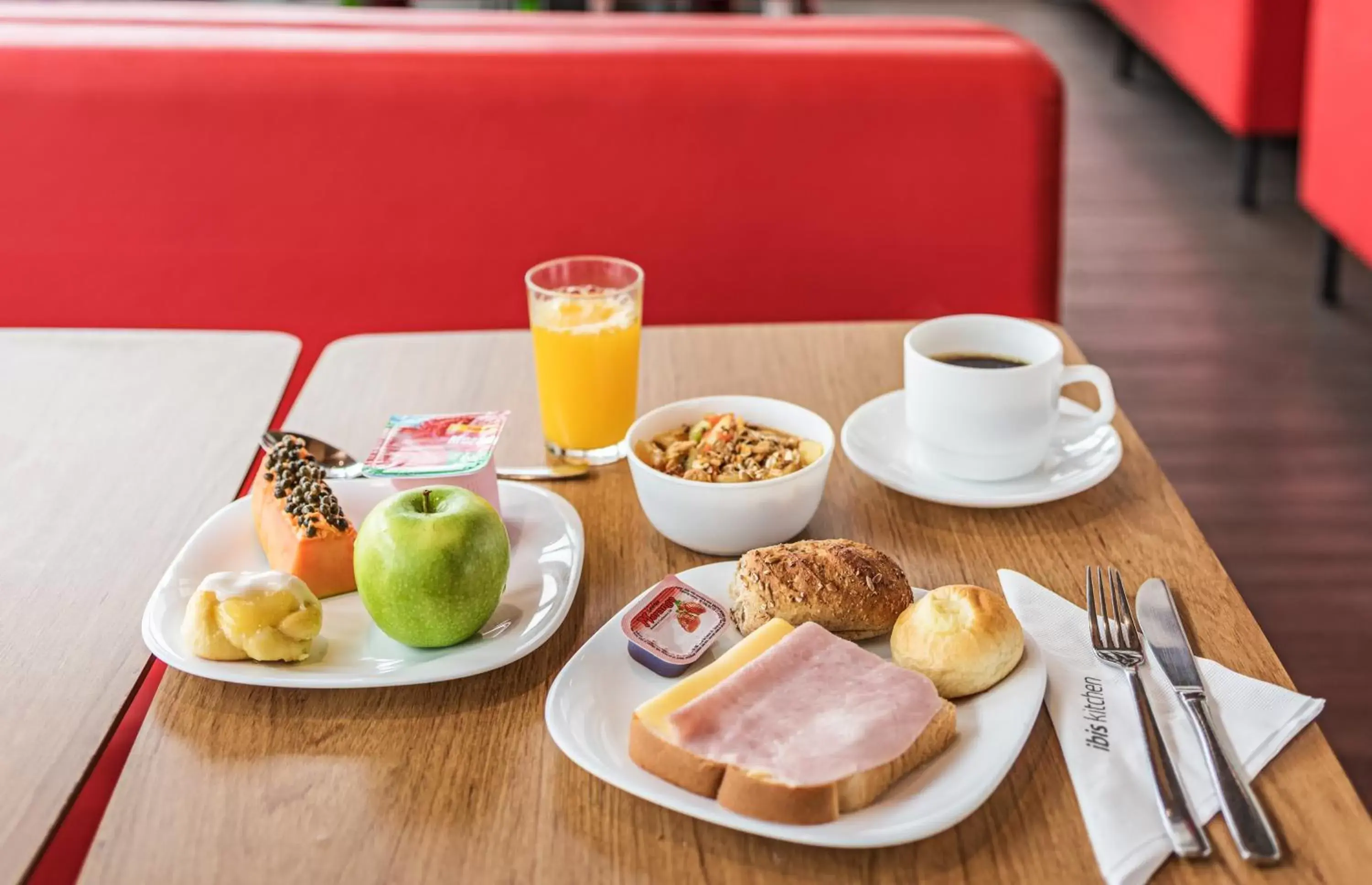 Food and drinks, Breakfast in ibis Zürich Messe Airport
