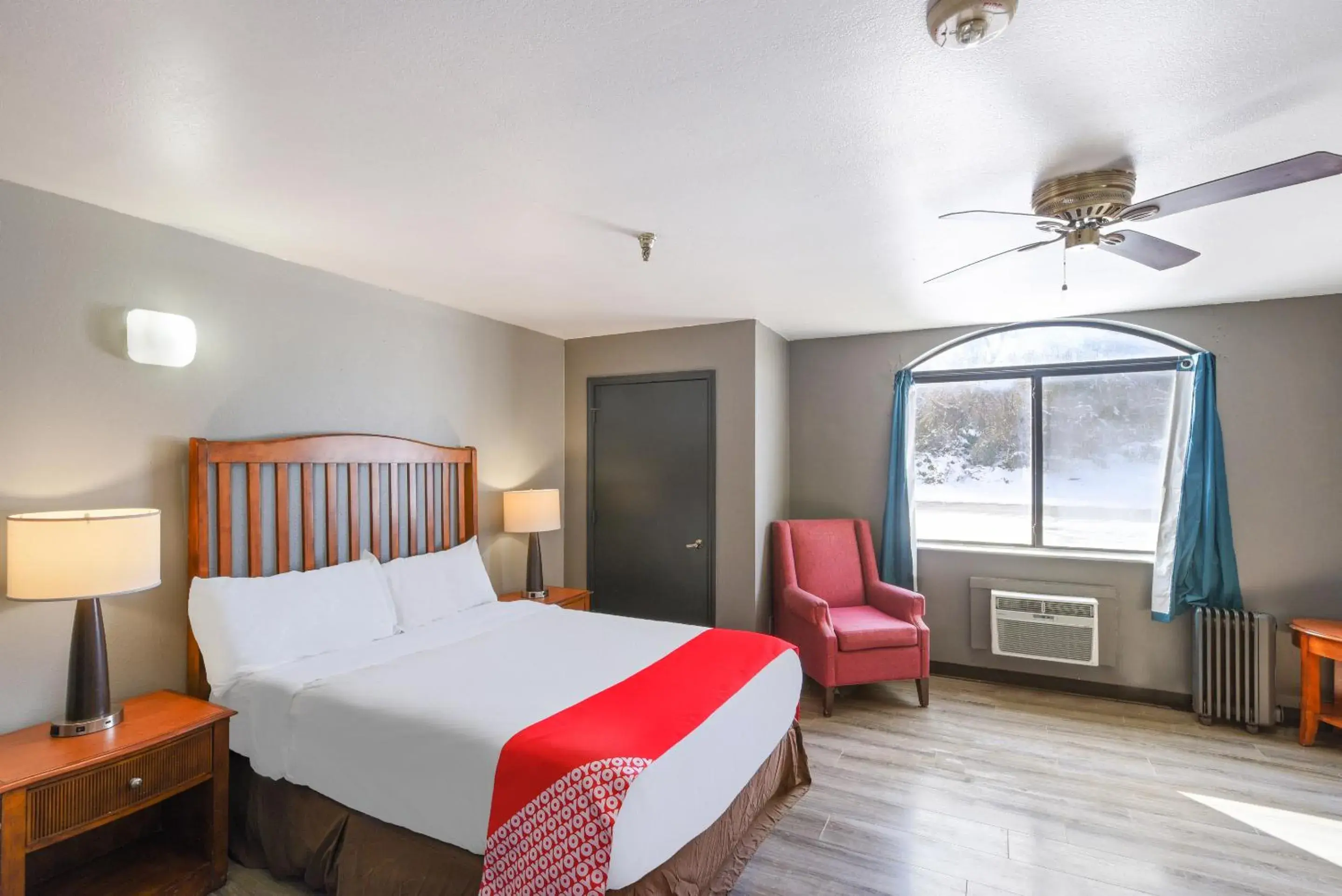 Bedroom, Bed in OYO Hotel Edmond - University of Central Oklahoma