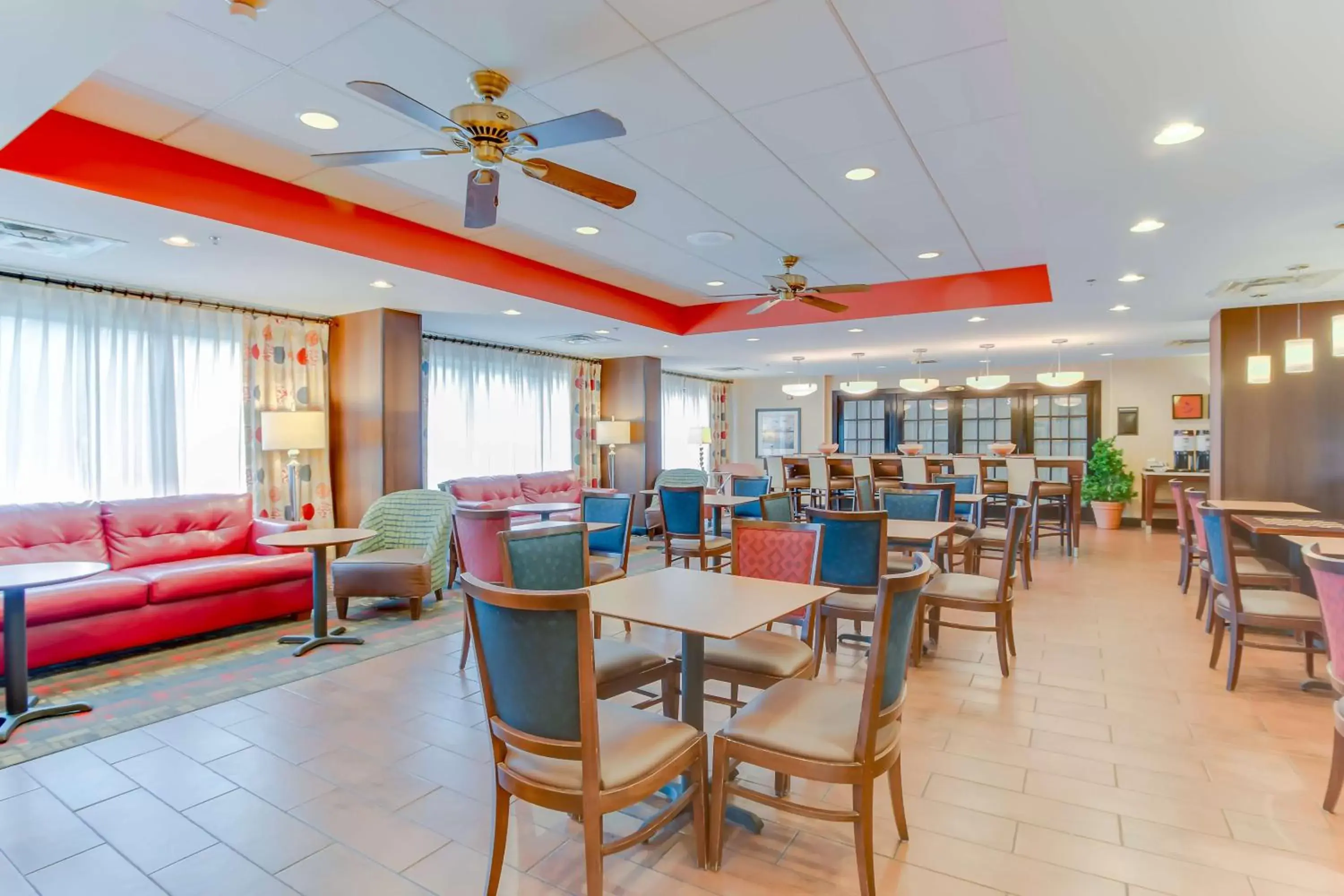 Lobby or reception, Restaurant/Places to Eat in Hampton Inn Bellevue/Nashville I-40 West