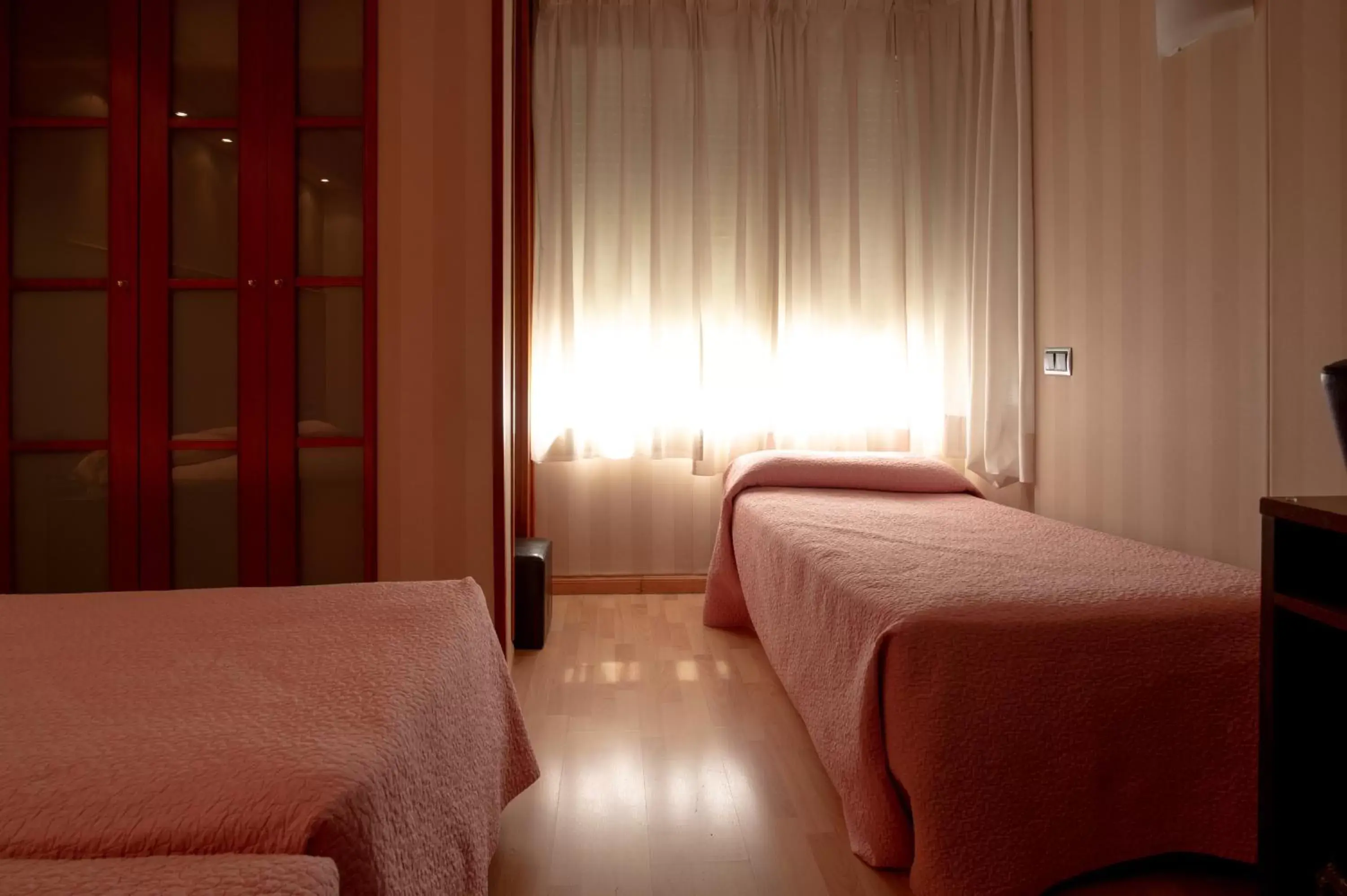 Bed in Hotel Villa de Barajas