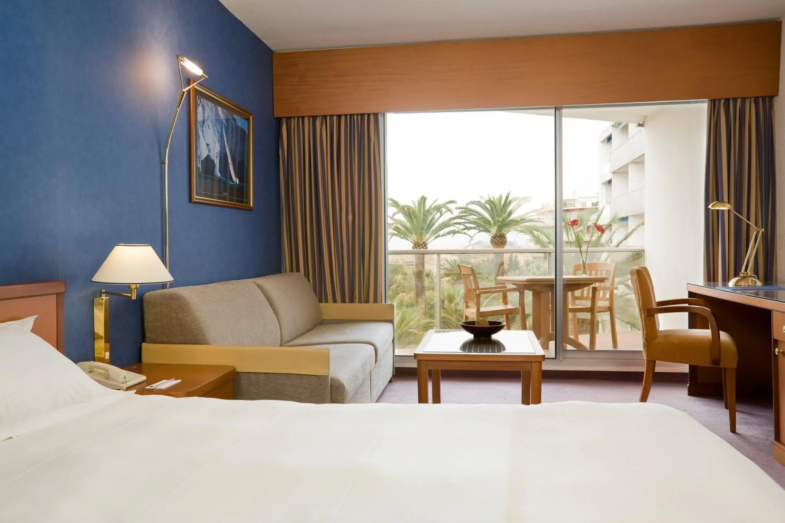 Bedroom in Hotel Cannes Montfleury