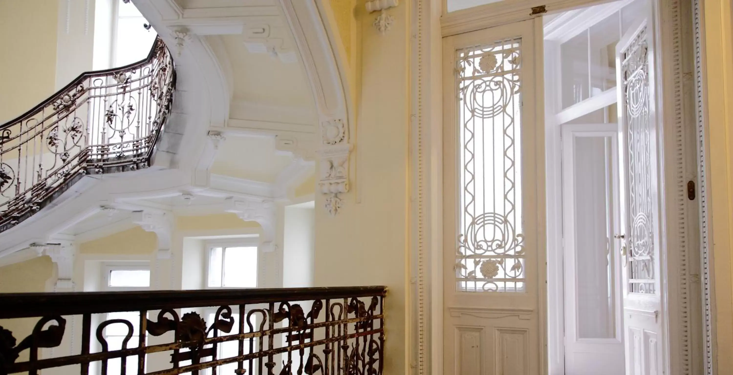 Decorative detail in Maverick Apartments Decorative detail in Maverick Apartments