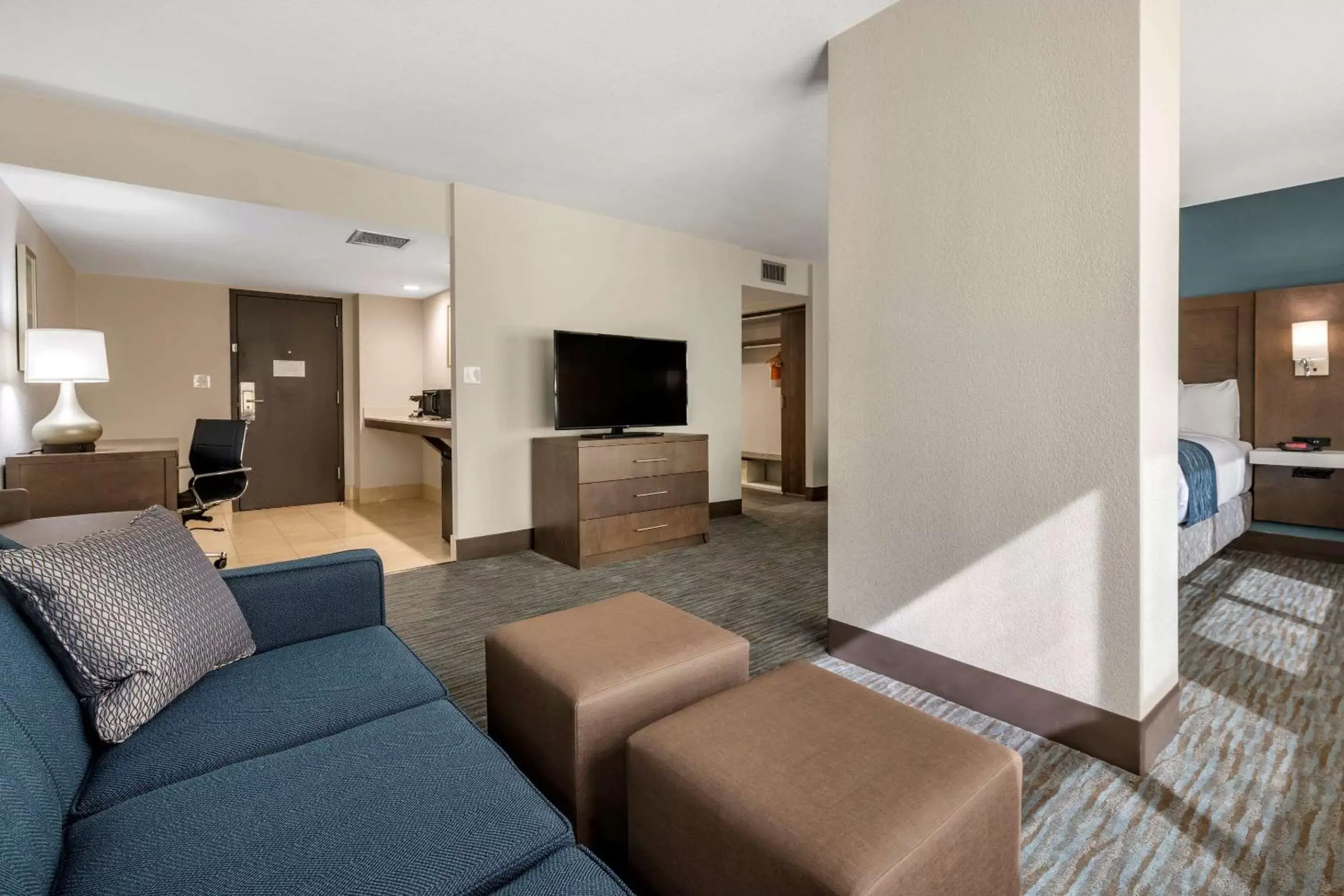 Bedroom, Seating Area in Comfort Inn & Suites Downtown Brickell-Port of Miami