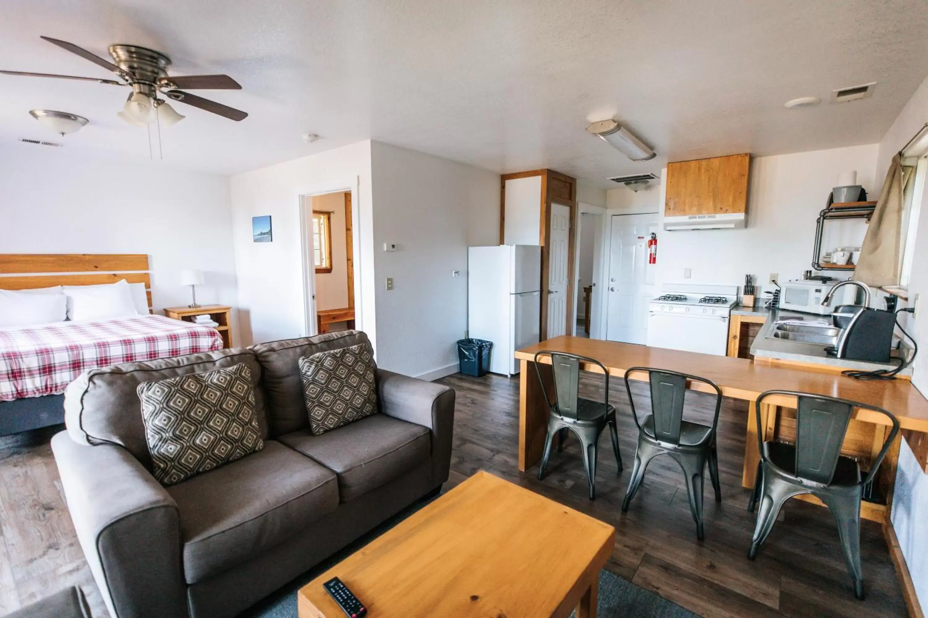 Standard Two Queen Cottage in View Crest Lodge Standard Two Queen Cottage in View Crest Lodge