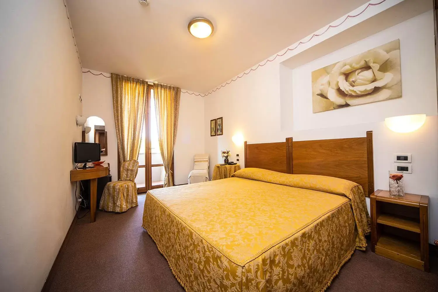 Bed in Hotel Ristorante Farneta