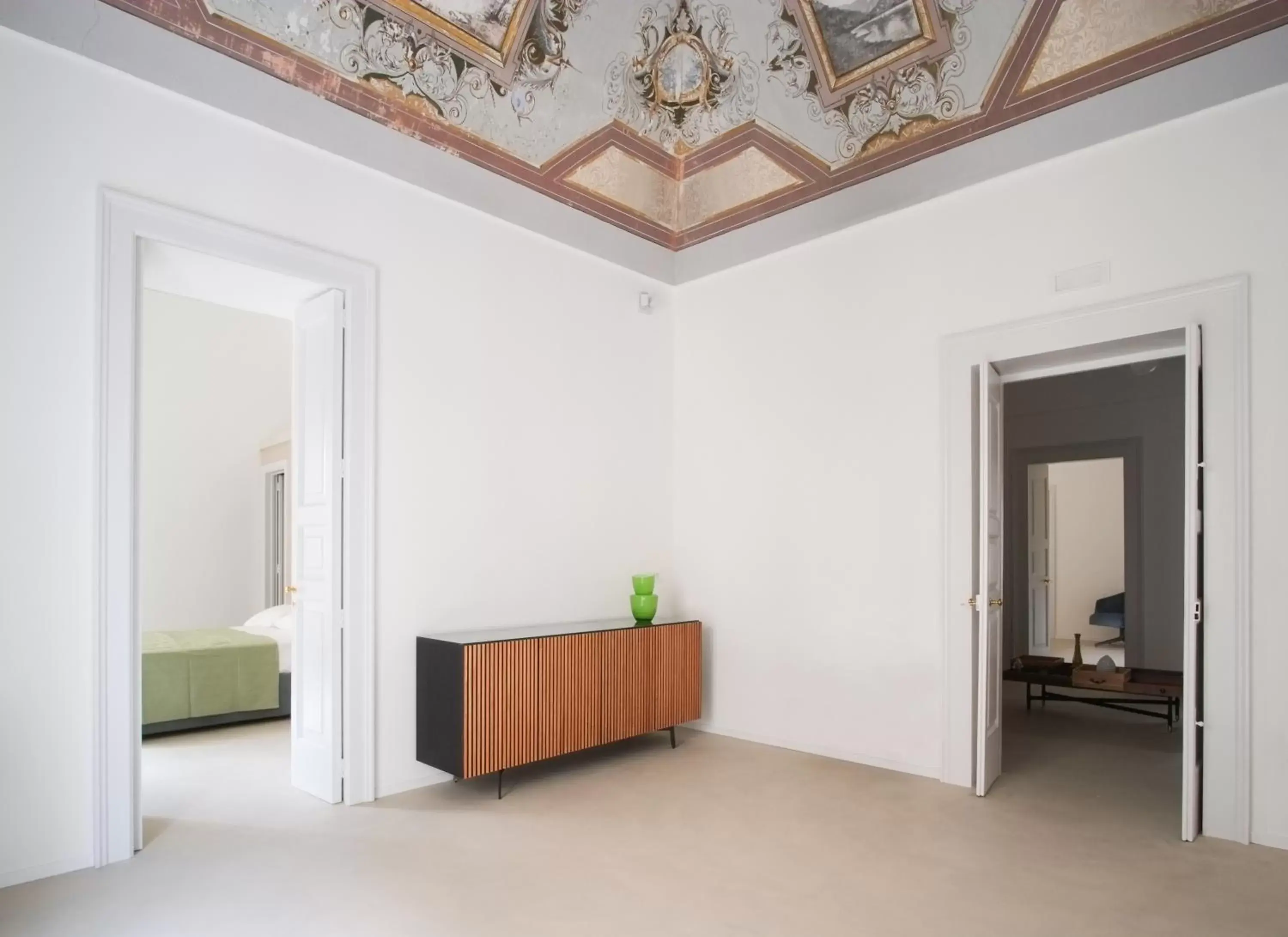 Communal lounge/ TV room in Palazzo Garibaldi - Luxury Suites