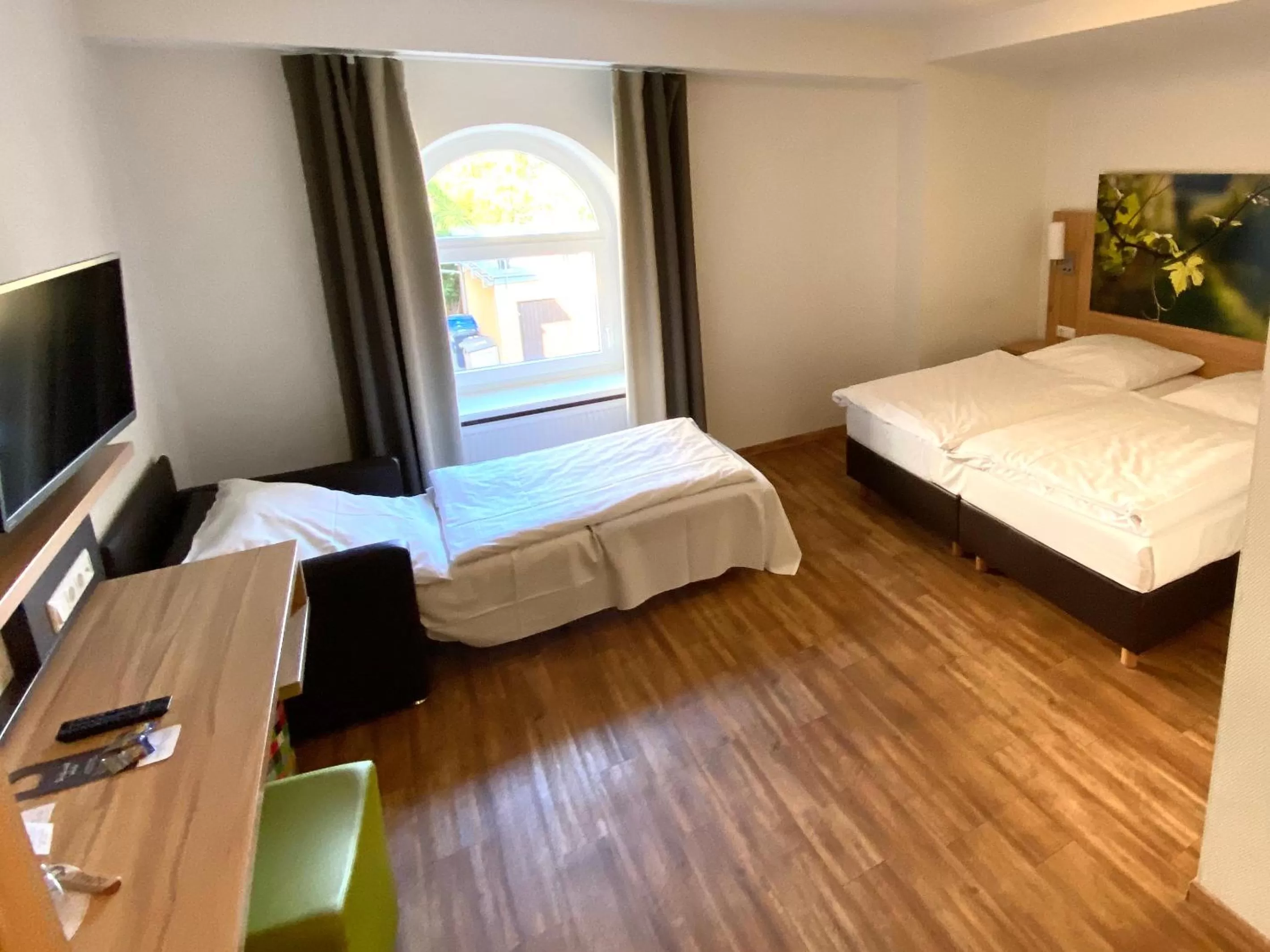 Photo of the whole room, Bed in Hotel Deutsches Haus