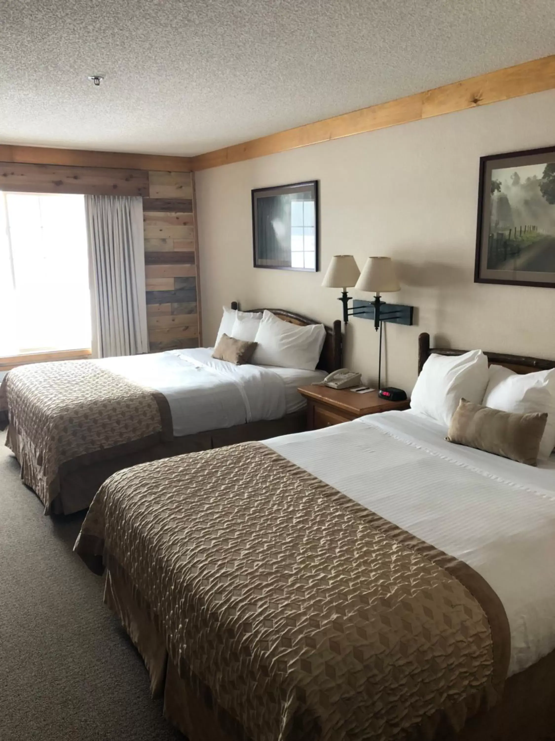 Bed in Flat Creek Lodge