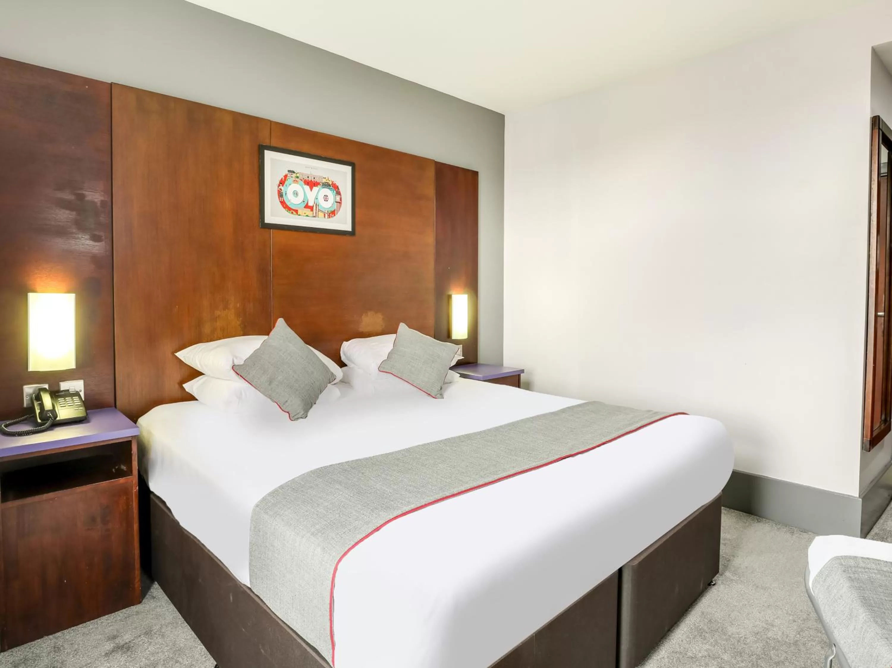 Standard Family Room in Sheffield Metropolitan Hotel by Belvilla