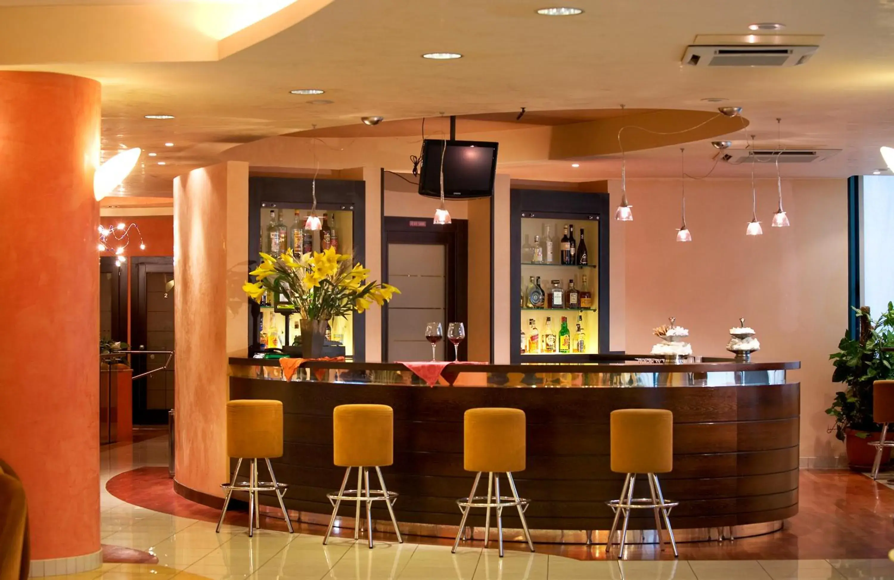 Lounge or bar, Lounge/Bar in Gran Paradiso Hotel Spa