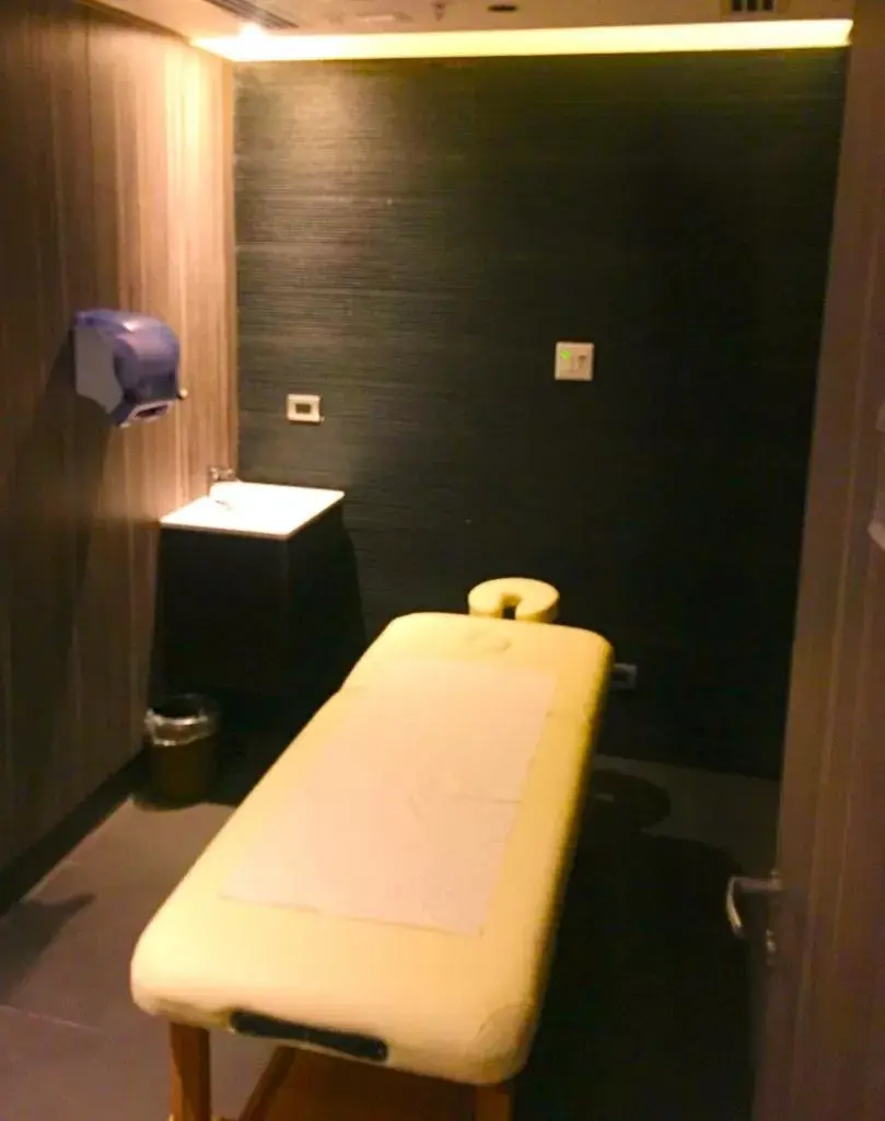 Bathroom in Icon Hotel