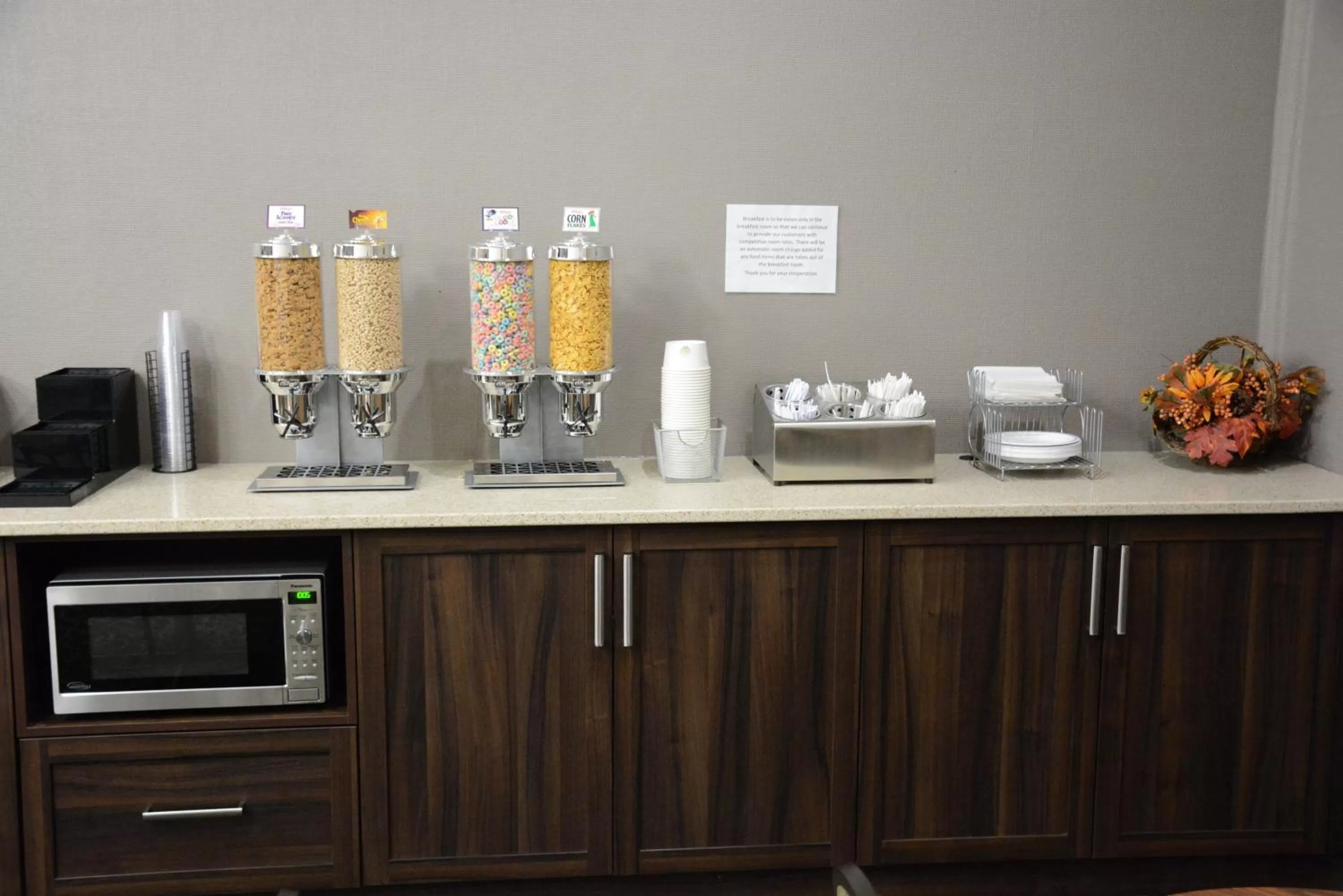 Food in Travelodge by Wyndham Lethbridge