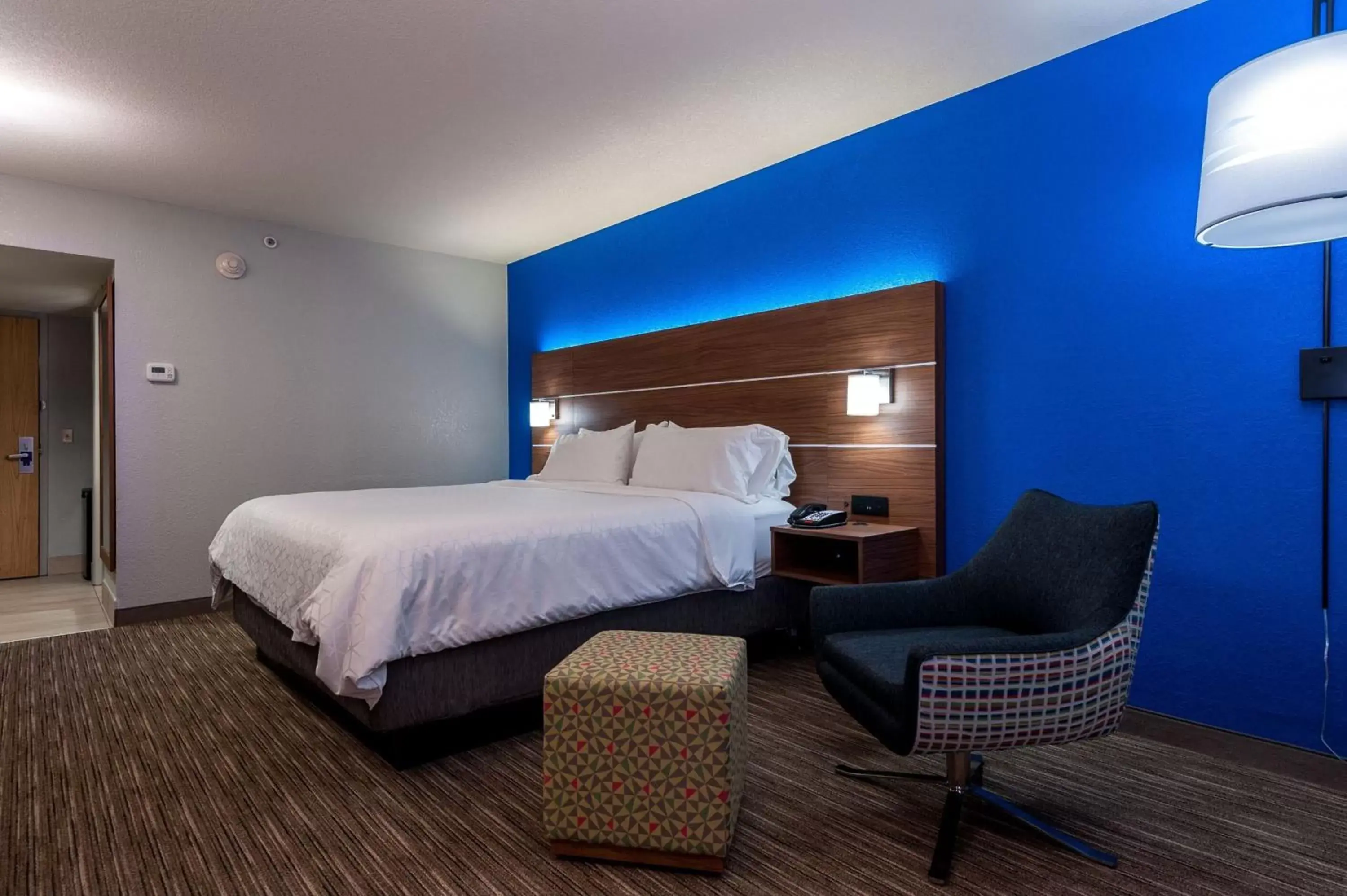 Photo of the whole room, Bed in Holiday Inn Express Cape Coral-Fort Myers Area, an IHG Hotel