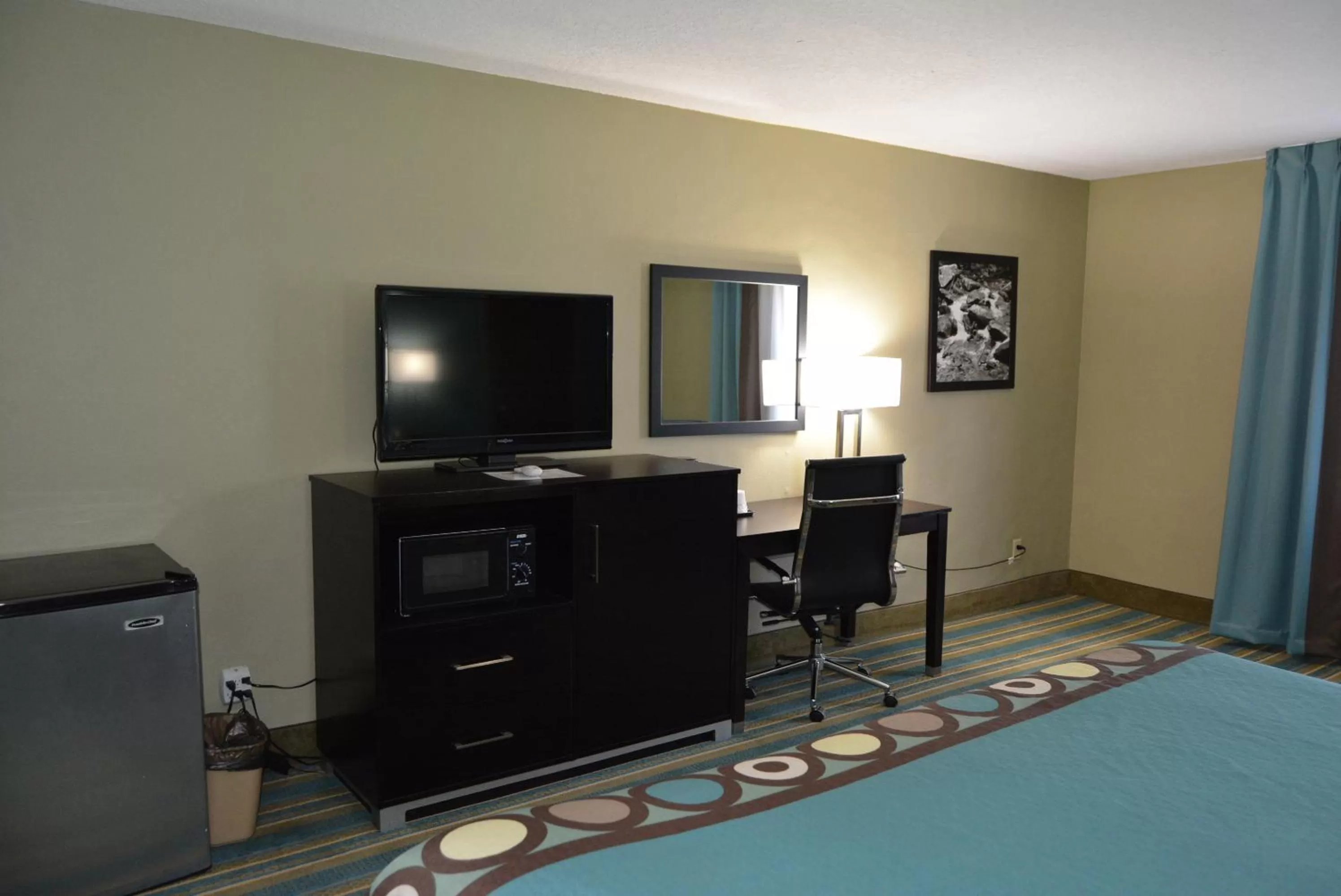 Super 8 by Wyndham Sulphur