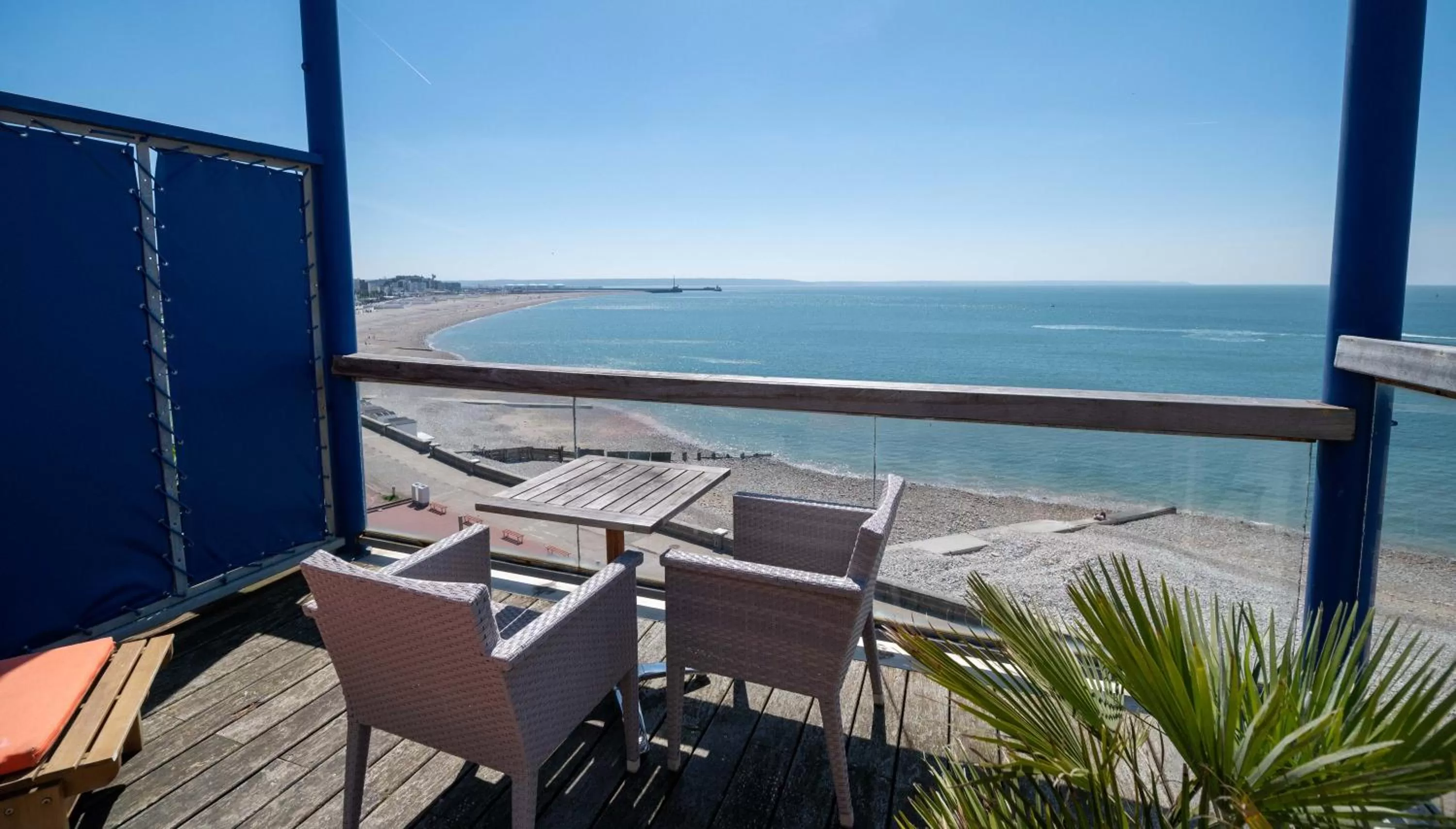 Balcony/Terrace in LOGIS HOTEL - La Petite Rade
