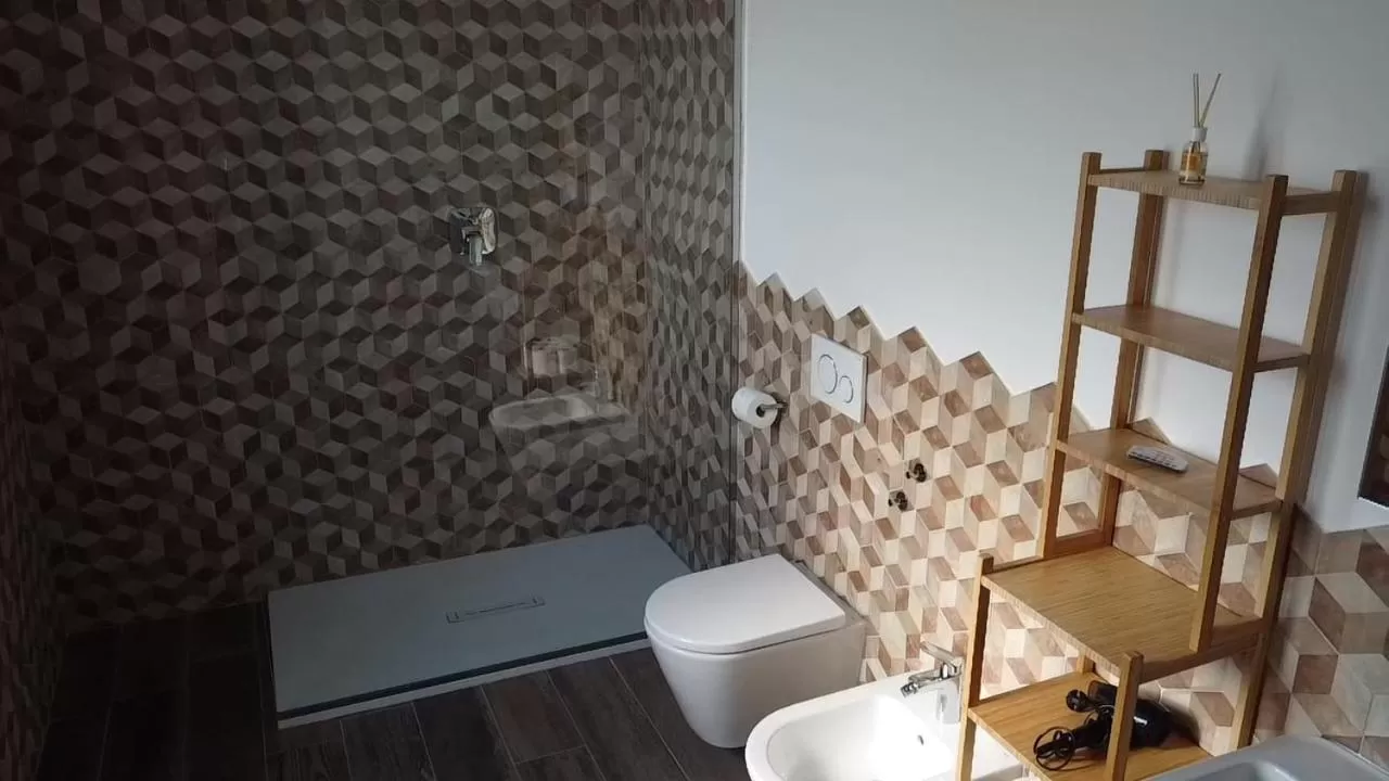 Bathroom in Sala dell Estate Guest House