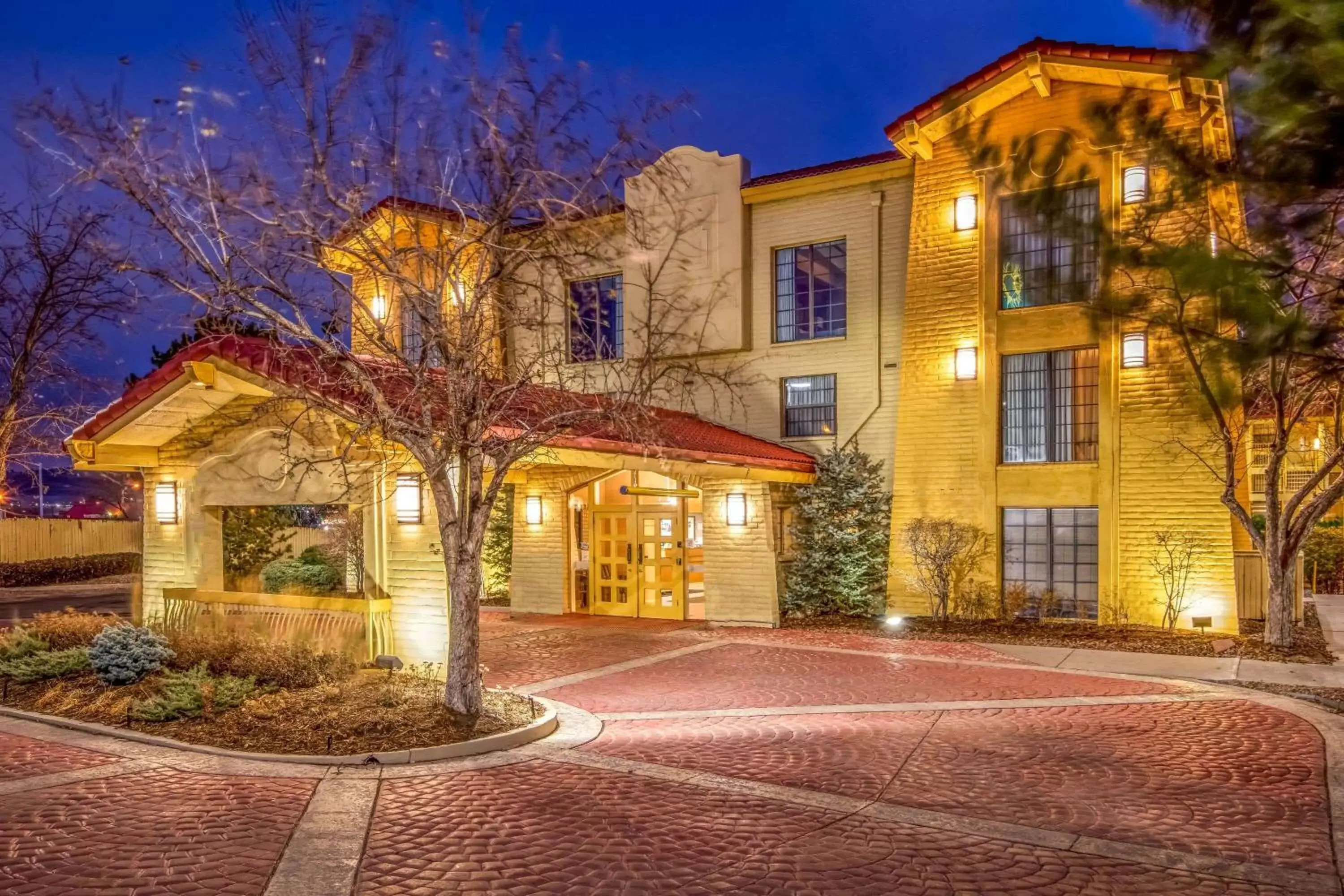 Property Building in La Quinta Inn by Wyndham Colorado Springs Garden of the Gods