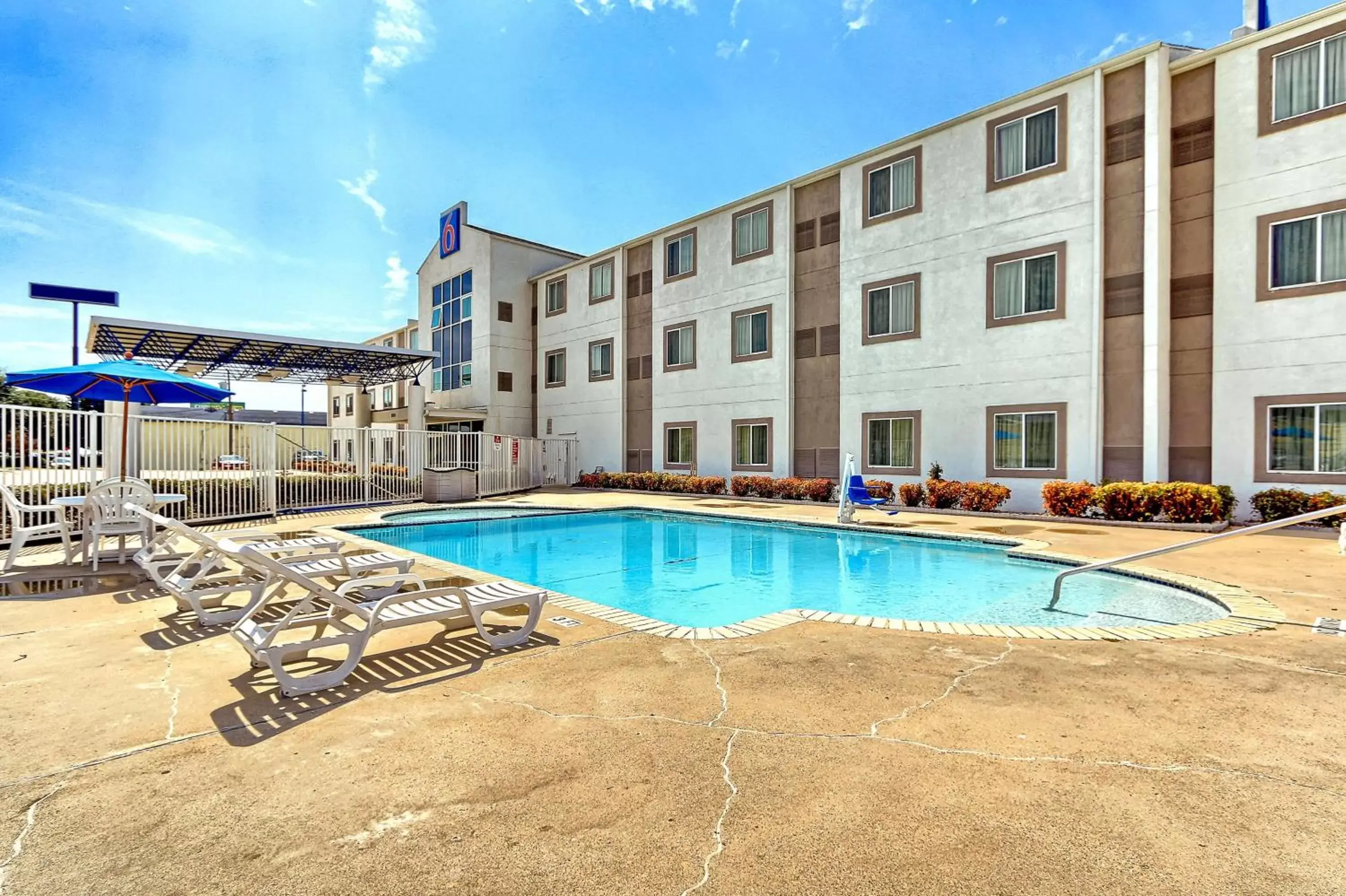 Activities, Property Building in Motel 6-Killeen, TX