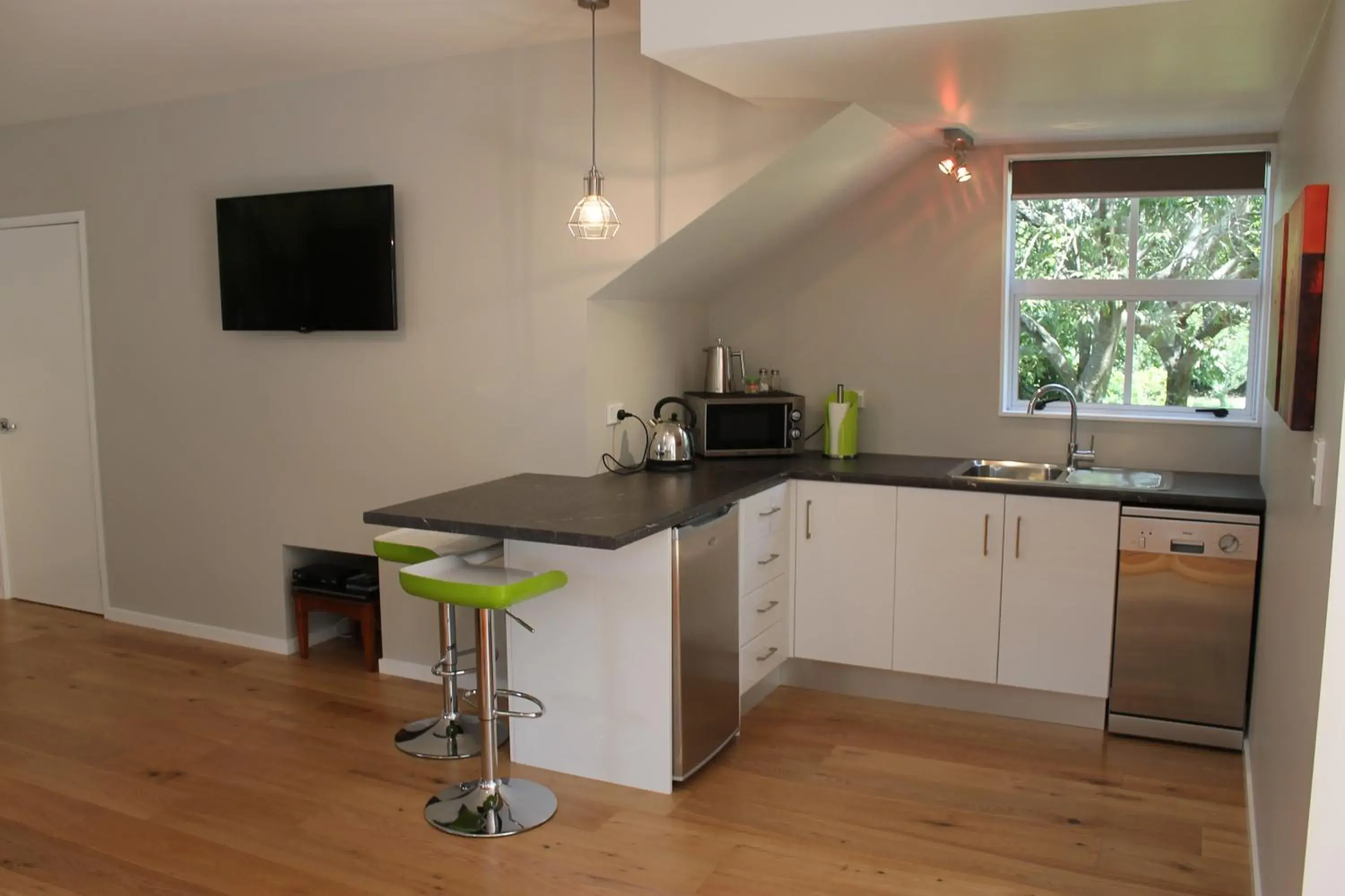 TV and multimedia, Kitchen/Kitchenette in Lupton Lodge