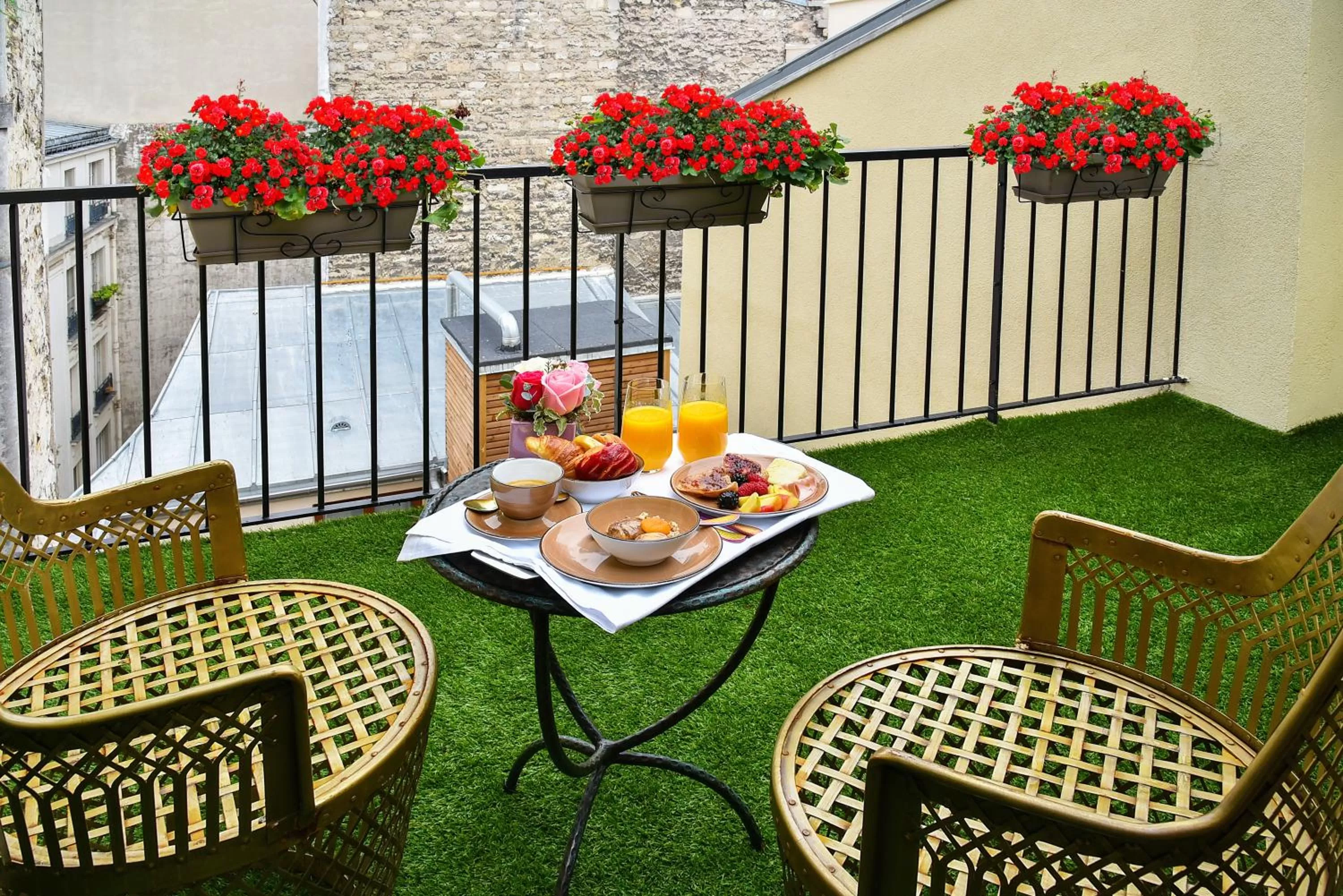 Patio in Le Temple De Jeanne