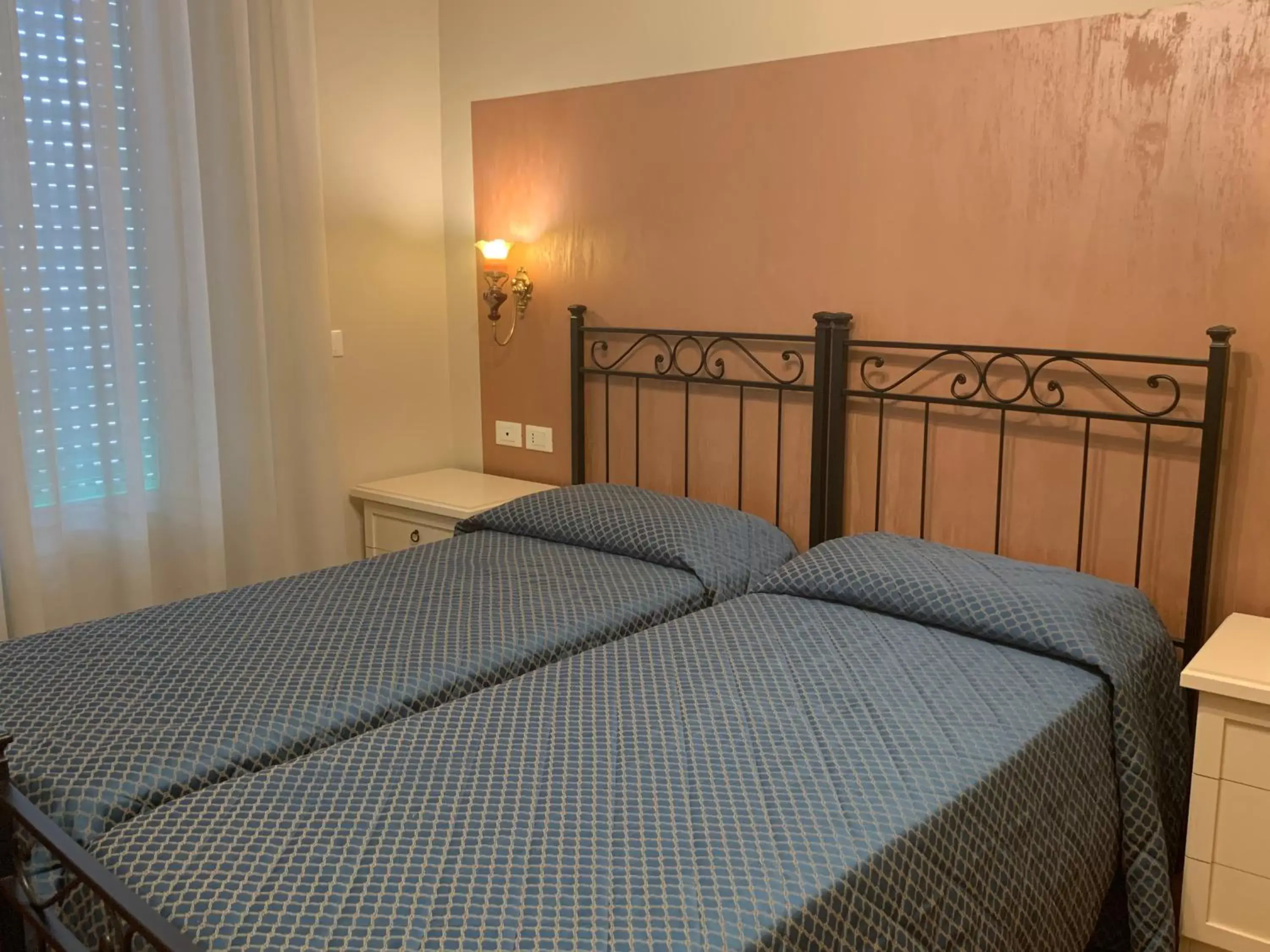 Bedroom, Bed in Donatello Apartment
