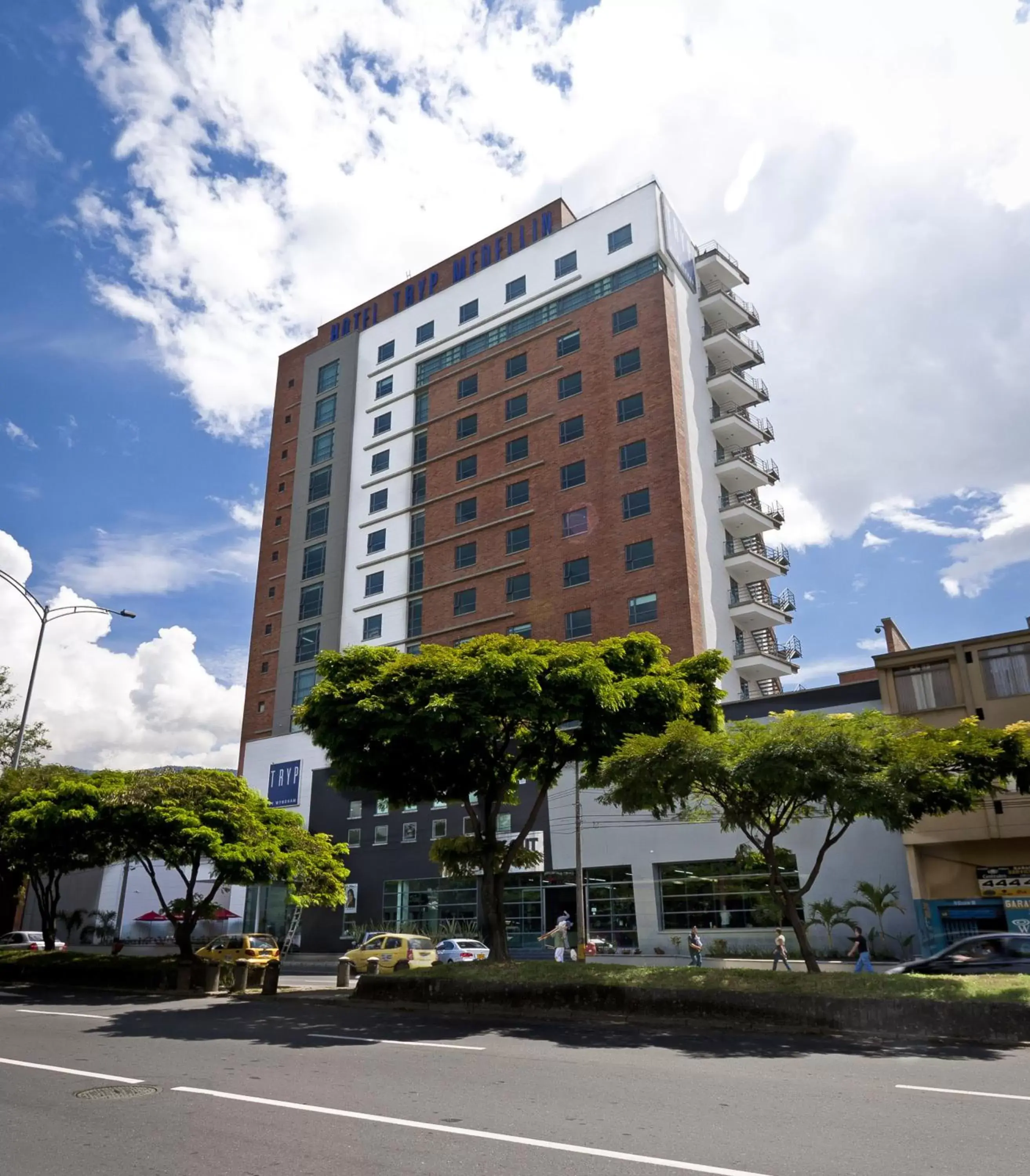 Facade/entrance, Property Building in Tequendama Hotel Medellín - Estadio