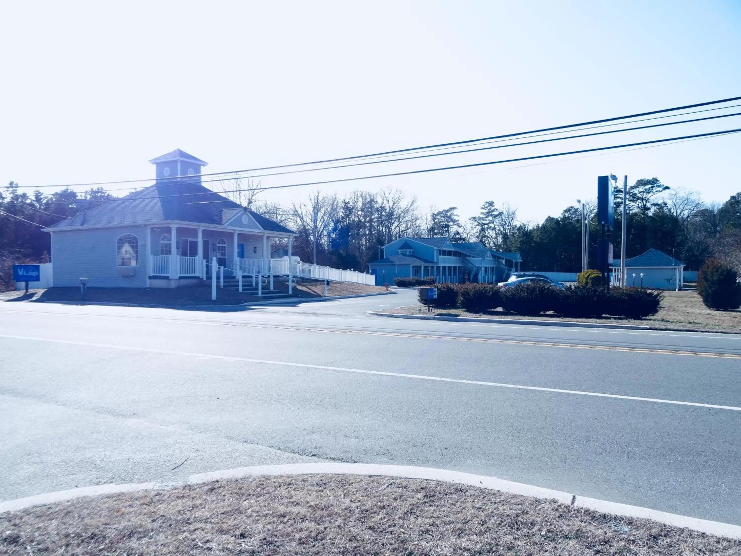 Village Inn & Suites - Smithville